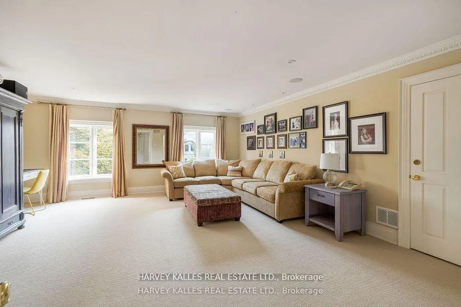 Photo 14 of 52 Berkindale Drive, North York, St. Andrew-Windfields — HOMEH