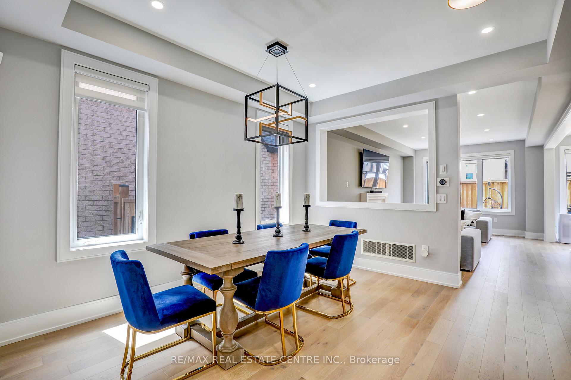 Photo 5 of 1004 Kingpeak Crescent, Pickering, Rural Pickering — HOMEH