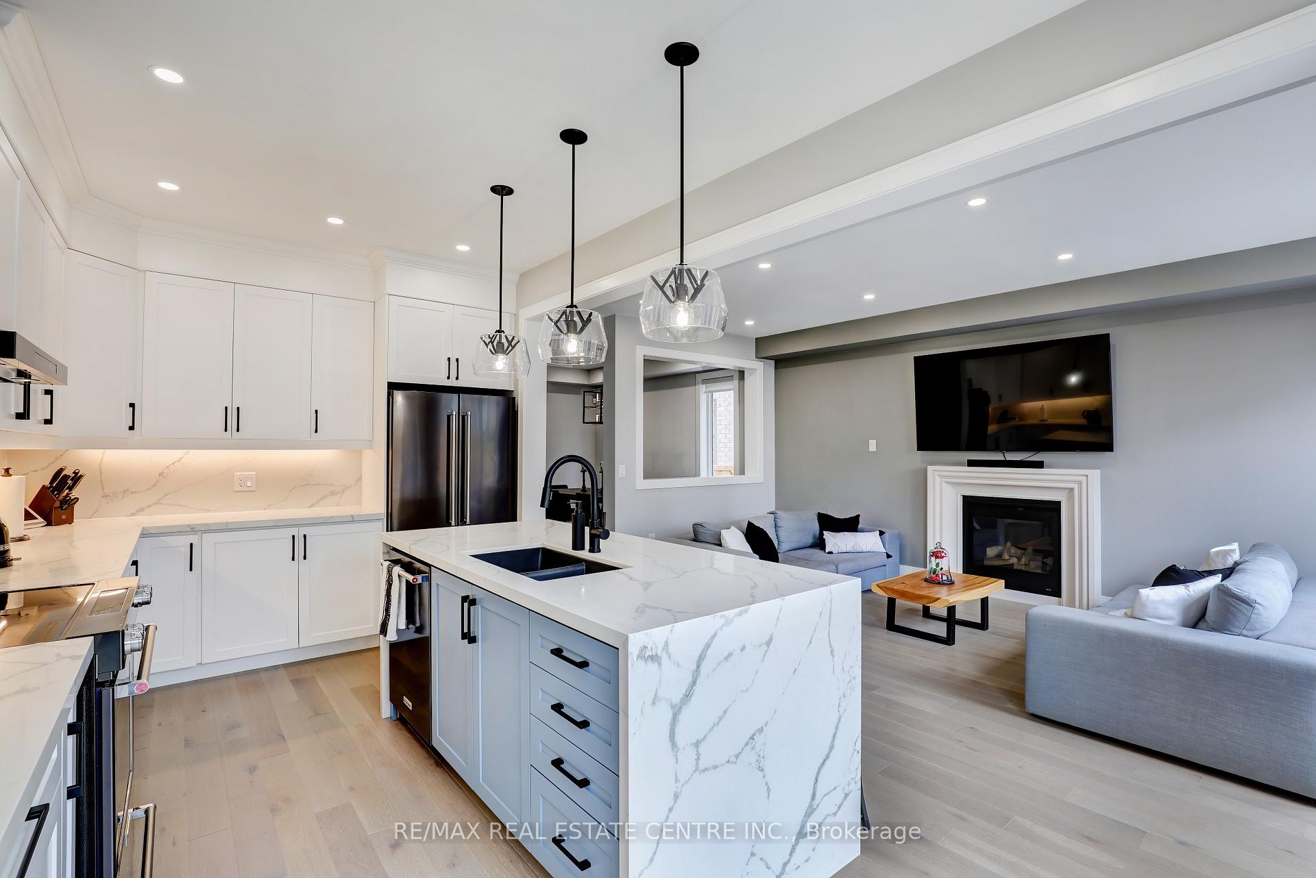 Photo 12 of 1004 Kingpeak Crescent, Pickering, Rural Pickering — HOMEH