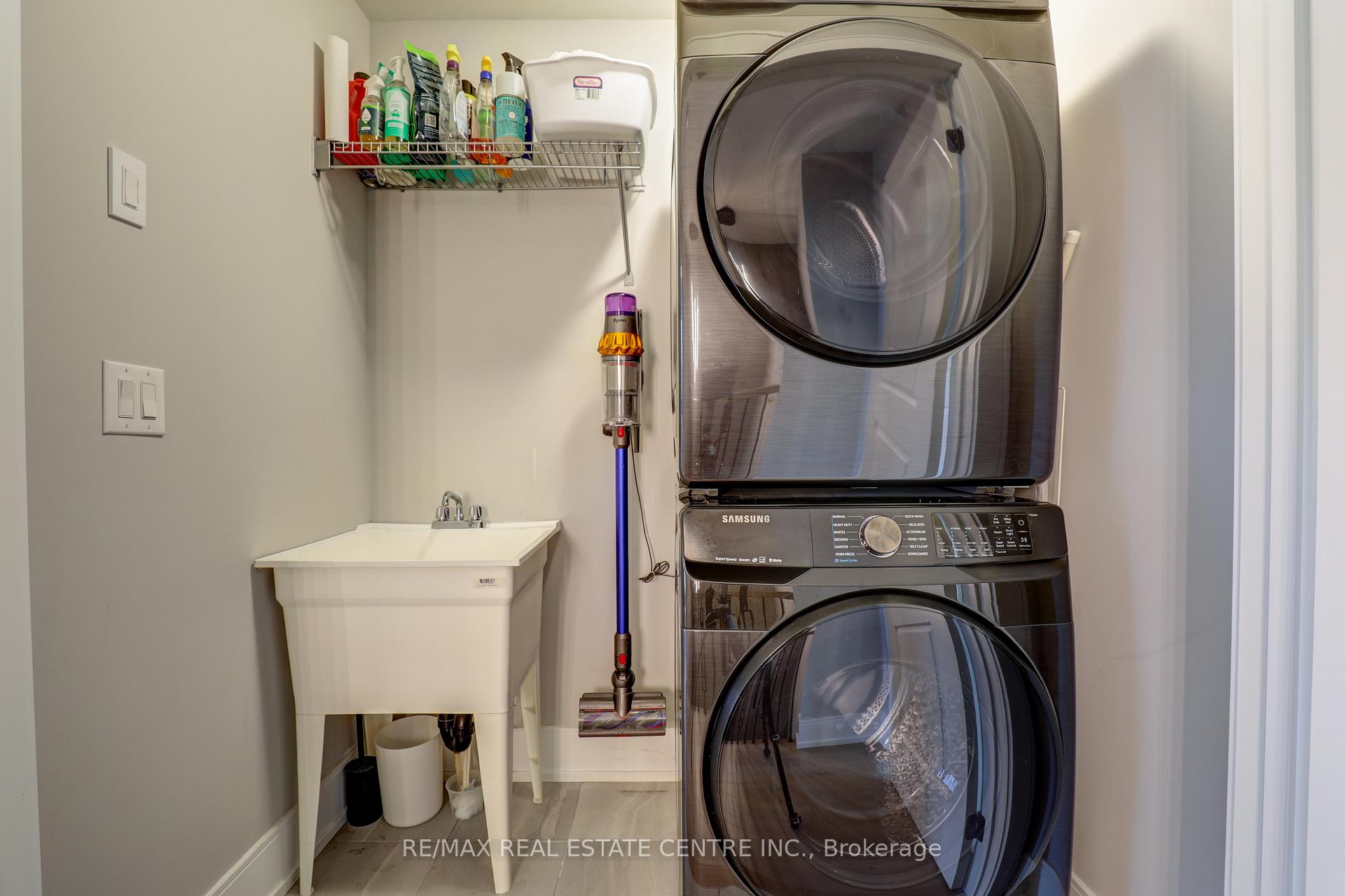 Photo 14 of 1004 Kingpeak Crescent, Pickering, Rural Pickering — HOMEH