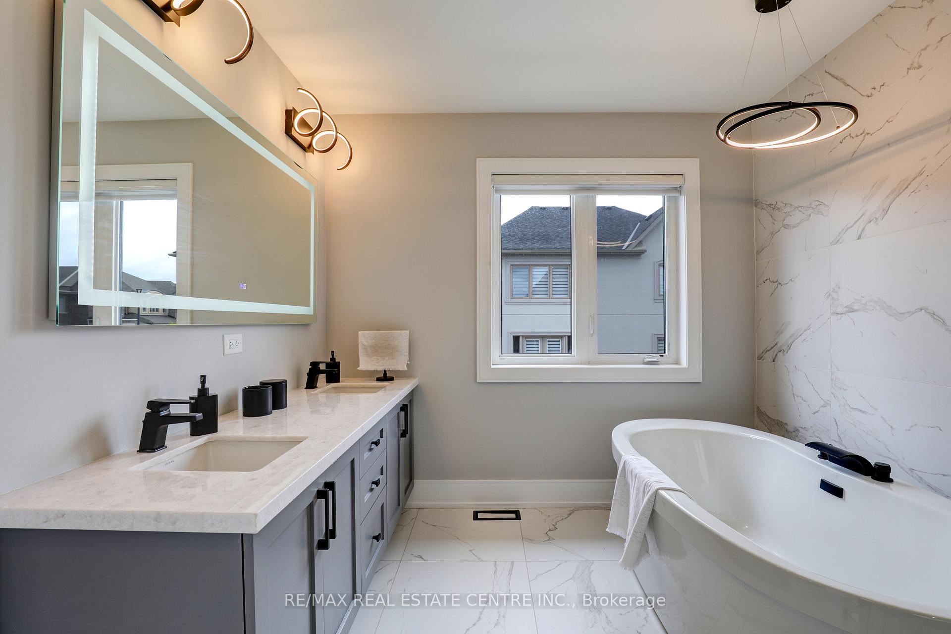 Photo 21 of 1004 Kingpeak Crescent, Pickering, Rural Pickering — HOMEH