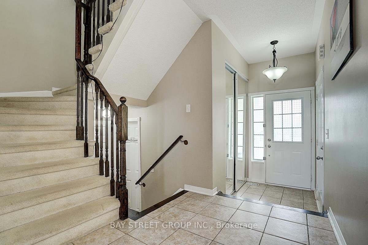 Photo 4 of 1322 Whitelaw Avenue, Oshawa, Pinecrest — HOMEH