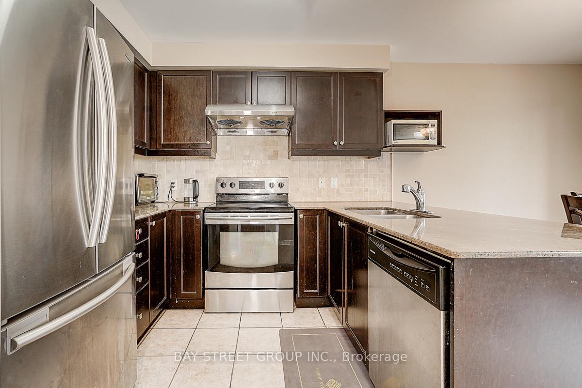 Photo 5 of 1322 Whitelaw Avenue, Oshawa, Pinecrest — HOMEH