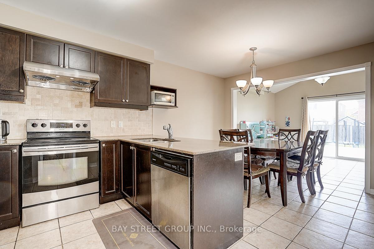 Photo 7 of 1322 Whitelaw Avenue, Oshawa, Pinecrest — HOMEH