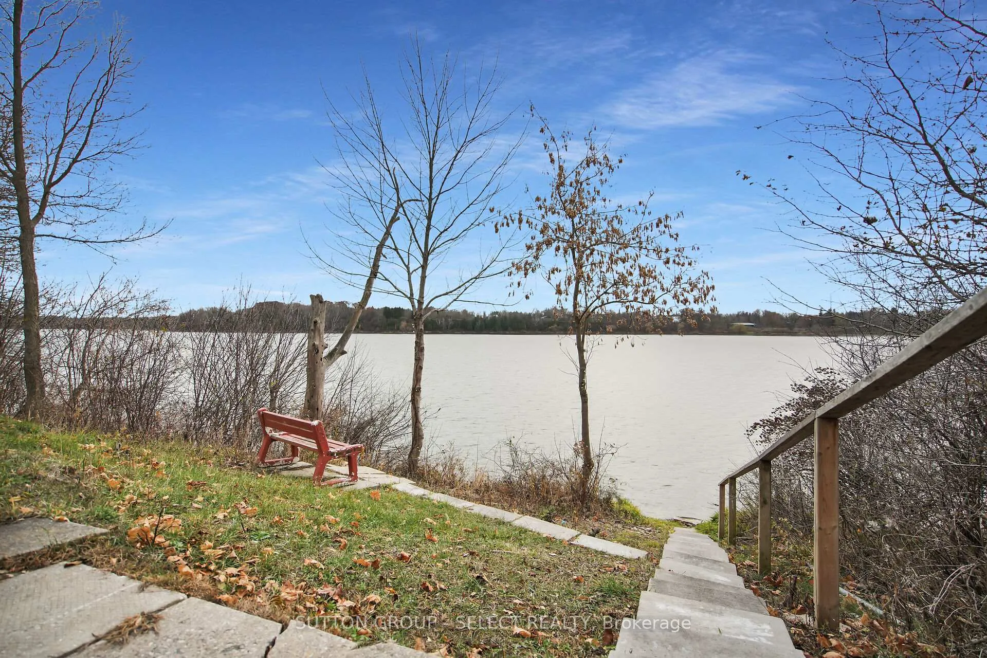 Photo 1 of 21069 Riverview Drive, Thames Centre, Rural Thames Centre — HOMEH