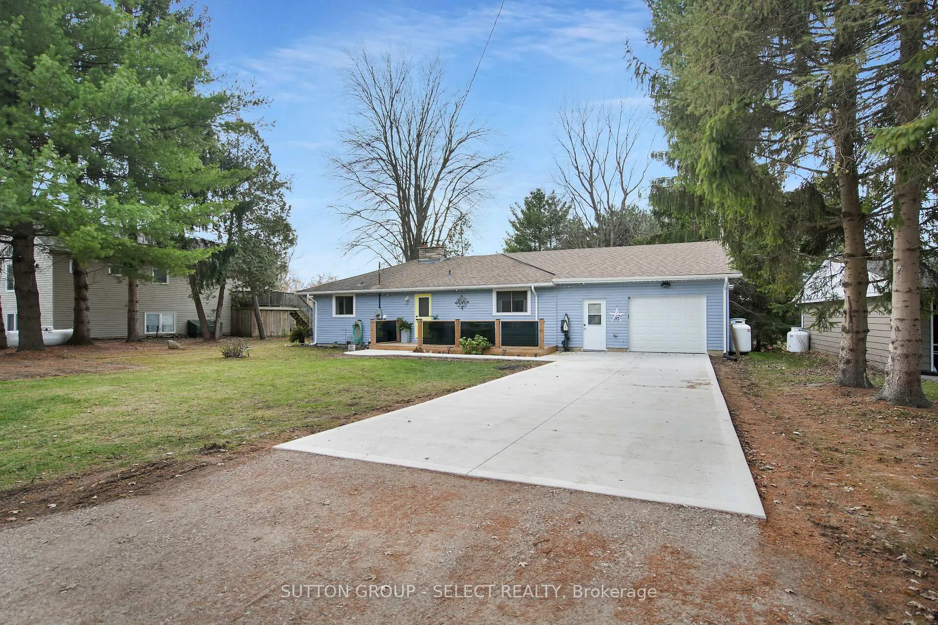 Photo 5 of 21069 Riverview Drive, Thames Centre, Rural Thames Centre — HOMEH