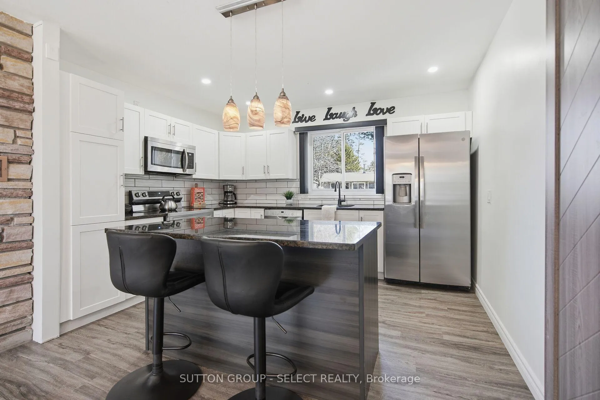 Photo 18 of 21069 Riverview Drive, Thames Centre, Rural Thames Centre — HOMEH