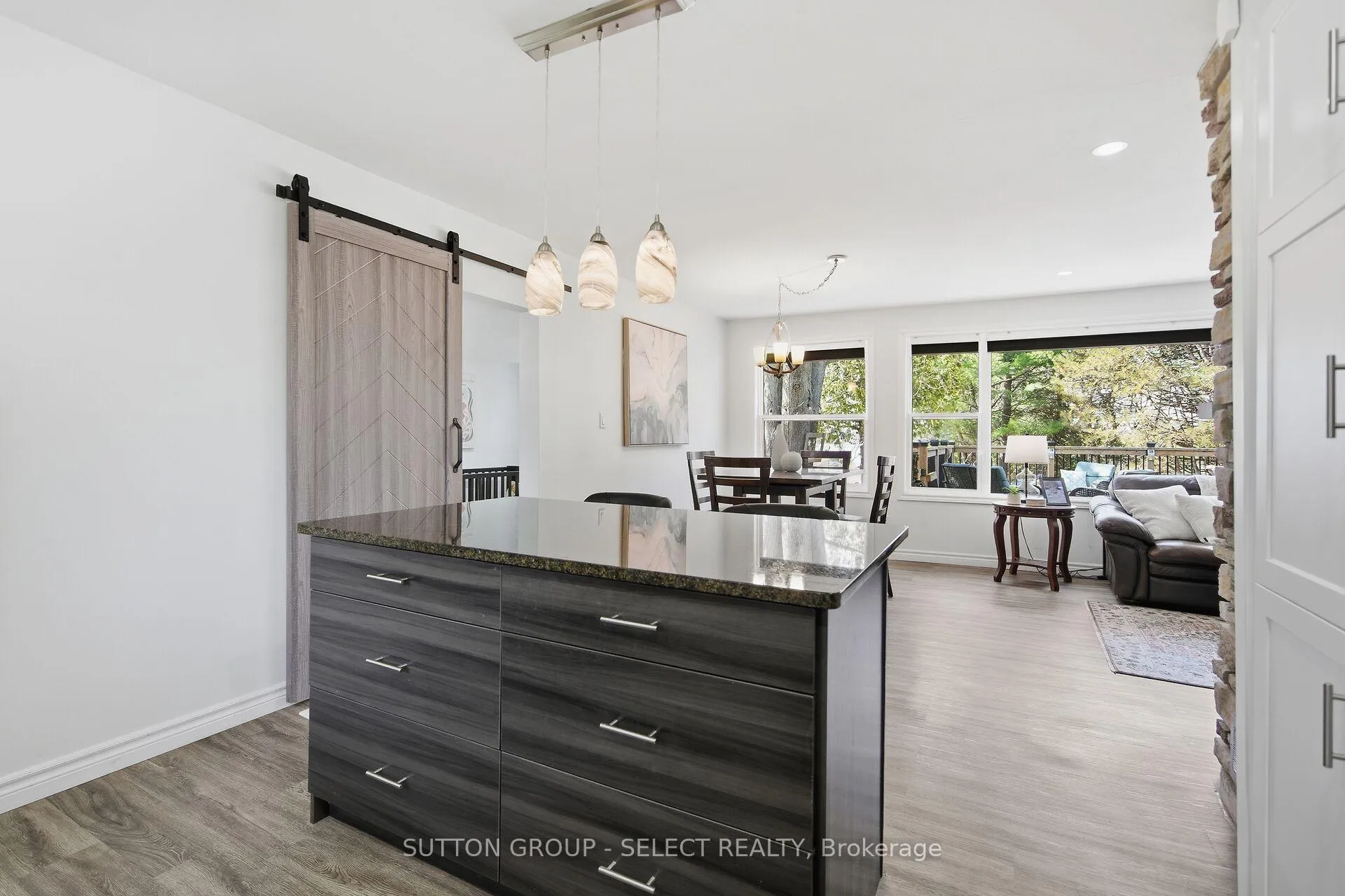 Photo 20 of 21069 Riverview Drive, Thames Centre, Rural Thames Centre — HOMEH