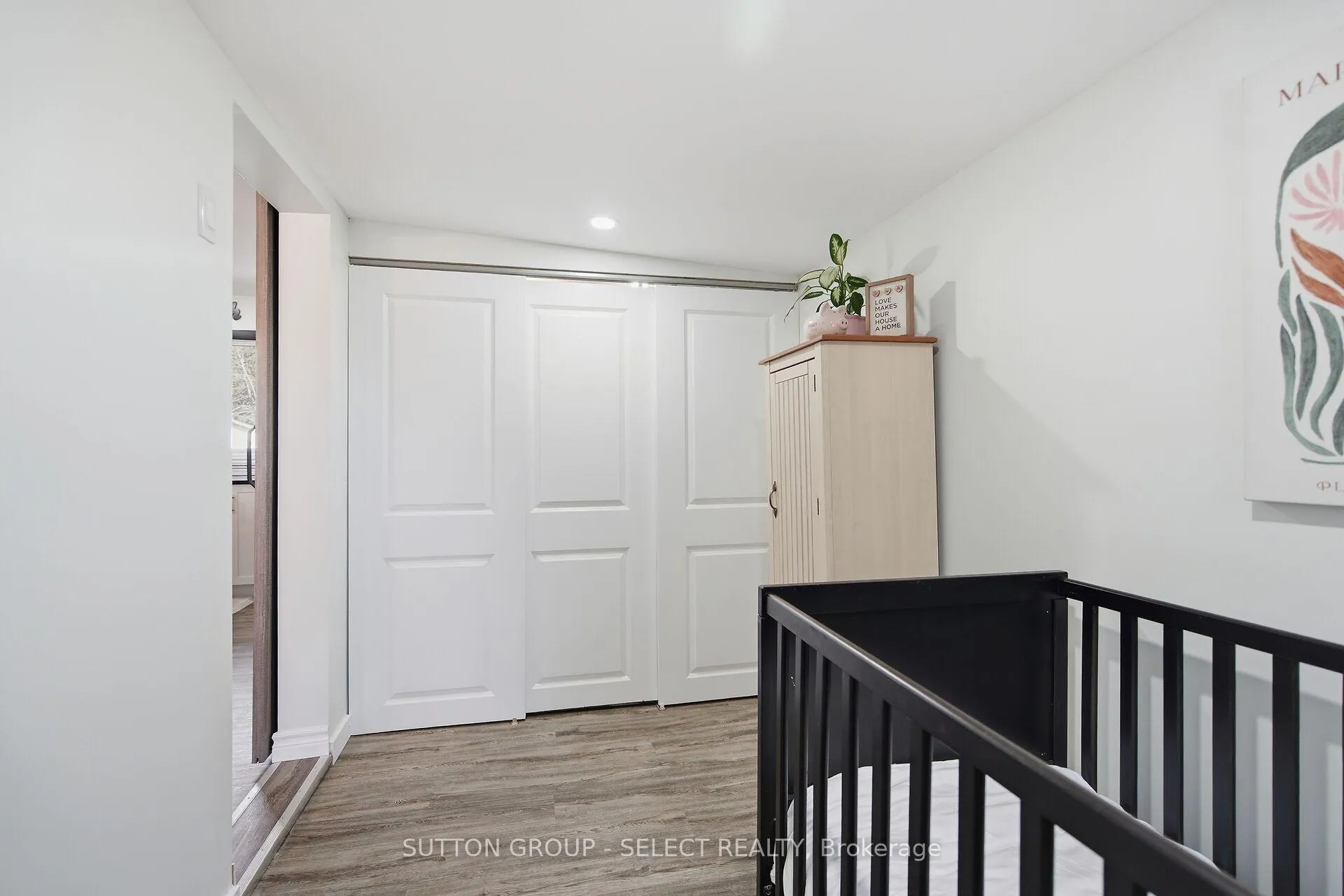 Photo 23 of 21069 Riverview Drive, Thames Centre, Rural Thames Centre — HOMEH