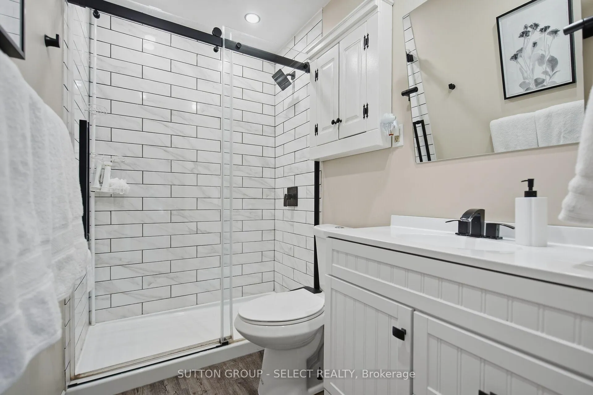 Photo 29 of 21069 Riverview Drive, Thames Centre, Rural Thames Centre — HOMEH