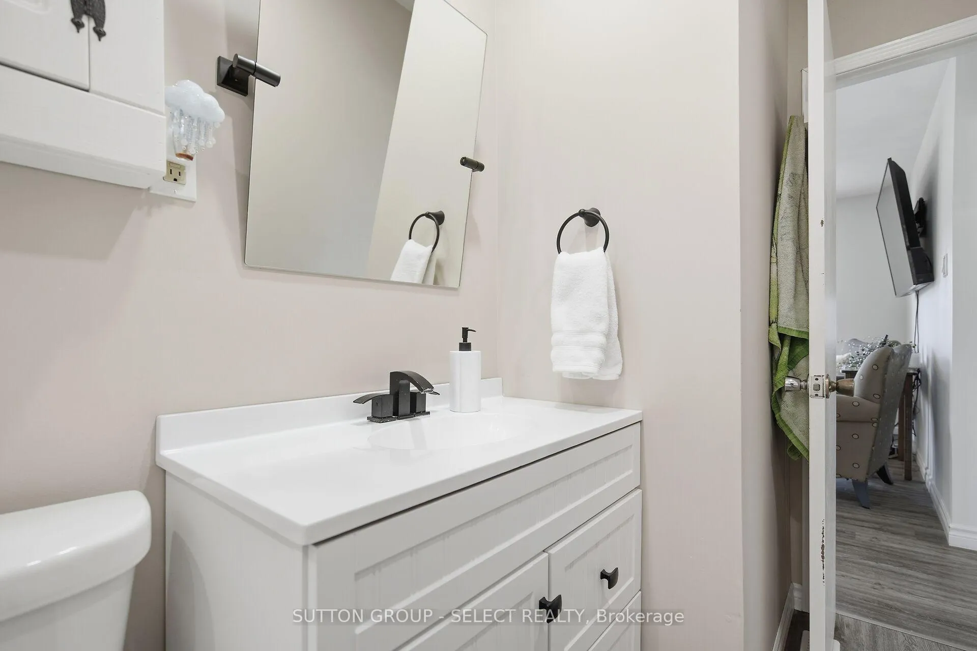 Photo 30 of 21069 Riverview Drive, Thames Centre, Rural Thames Centre — HOMEH