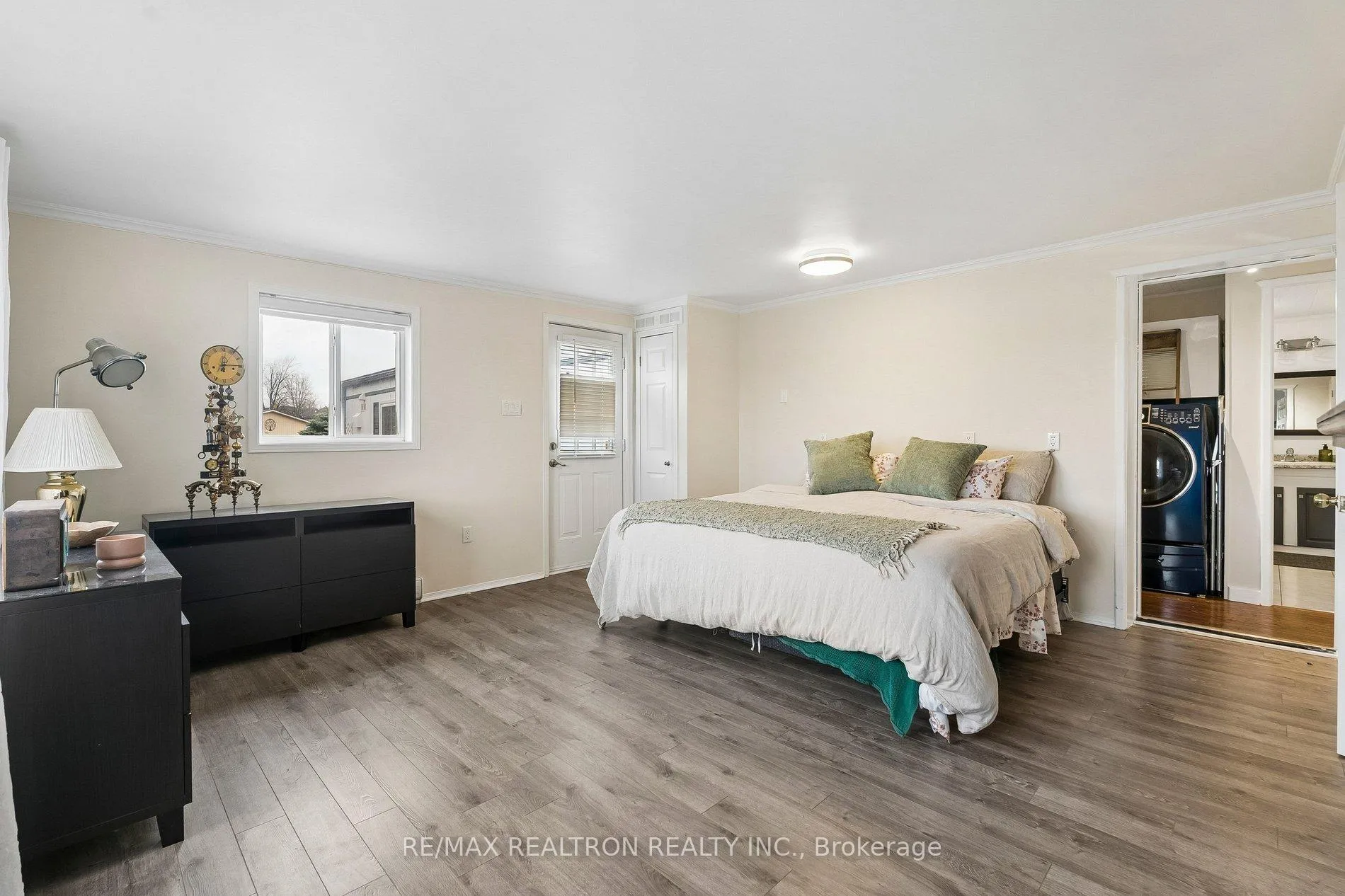 Photo 19 of 10 Pinecrest Circle, Innisfil, Cookstown — HOMEH
