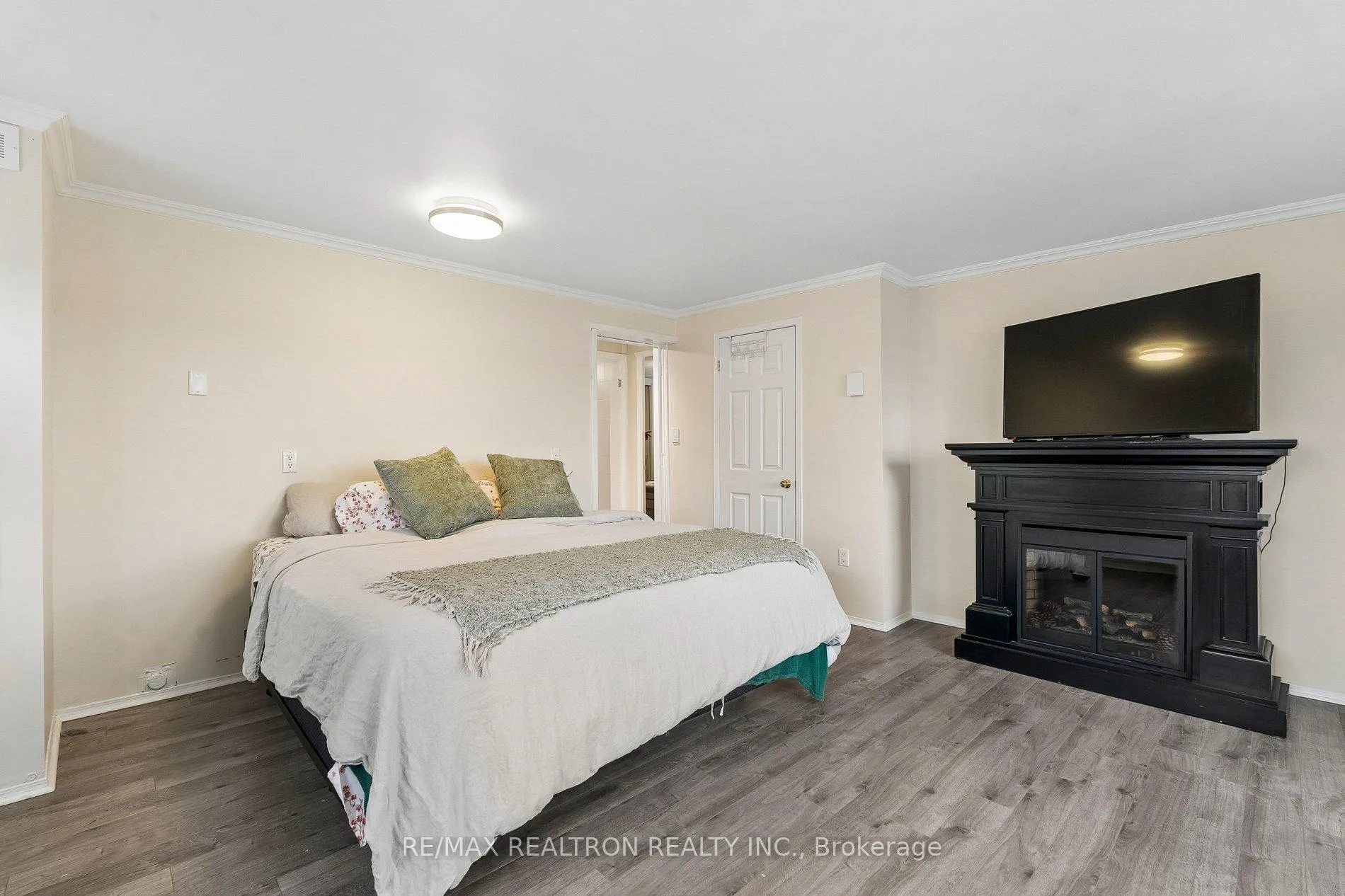 Photo 21 of 10 Pinecrest Circle, Innisfil, Cookstown — HOMEH