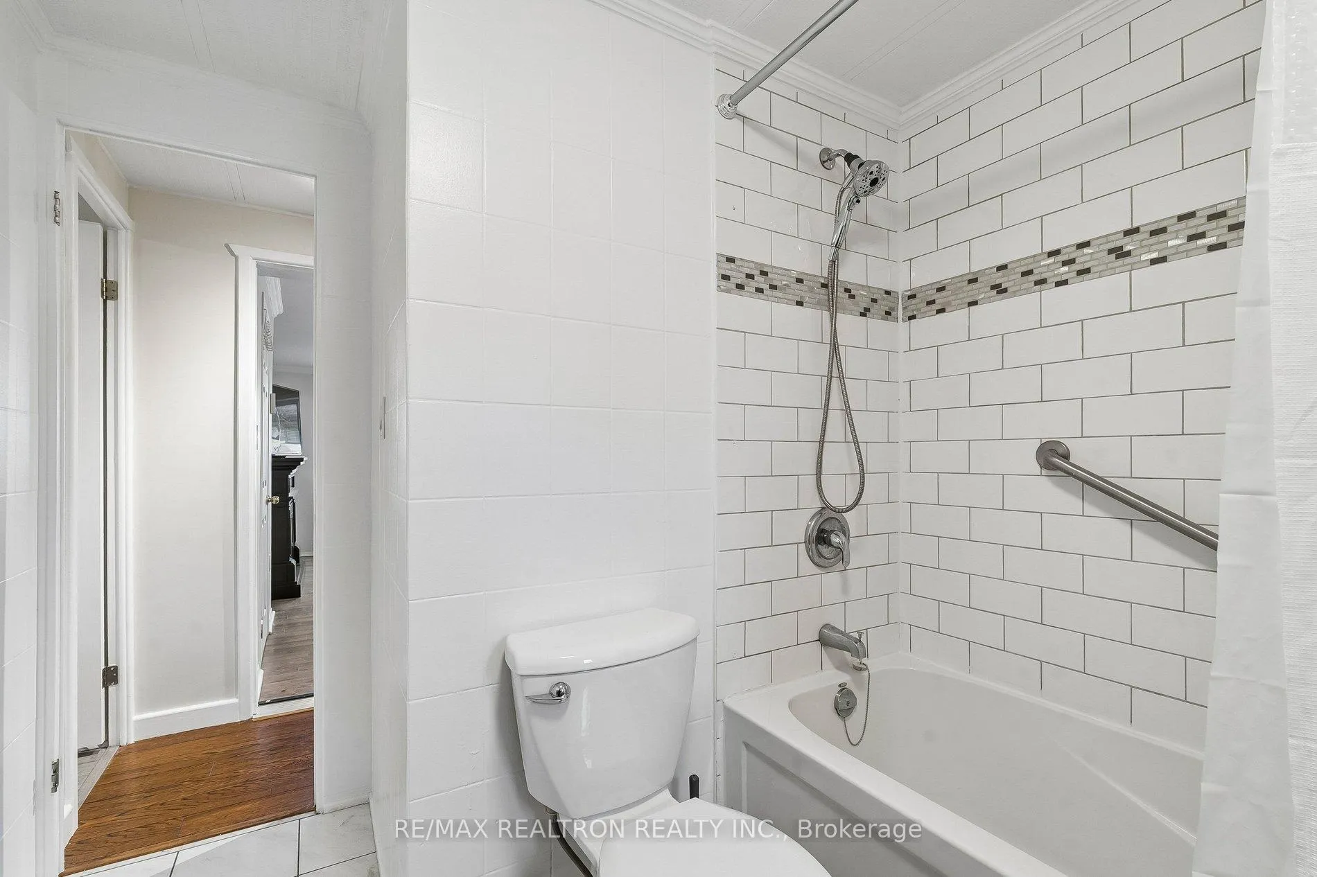 Photo 31 of 10 Pinecrest Circle, Innisfil, Cookstown — HOMEH