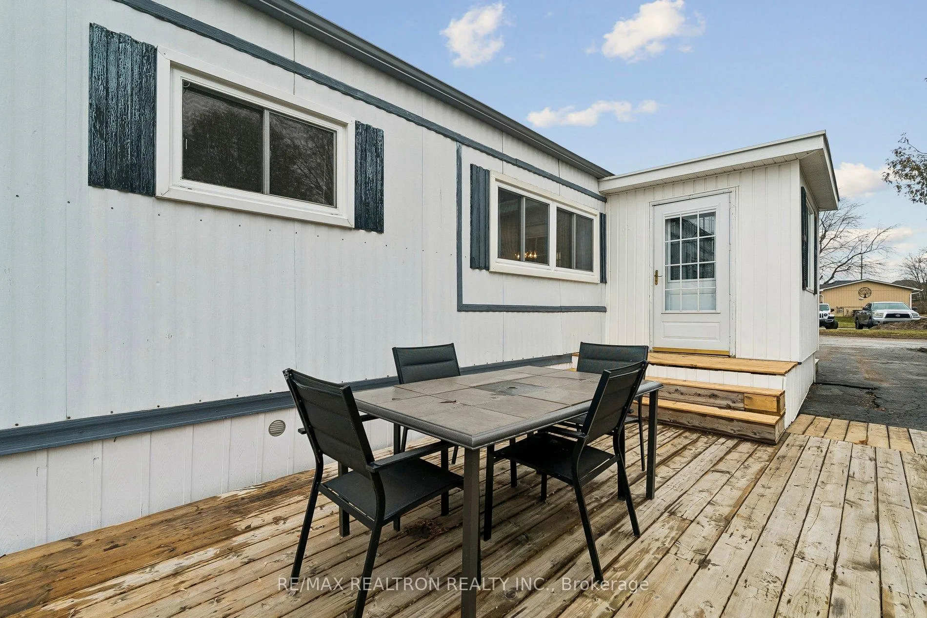 Photo 35 of 10 Pinecrest Circle, Innisfil, Cookstown — HOMEH