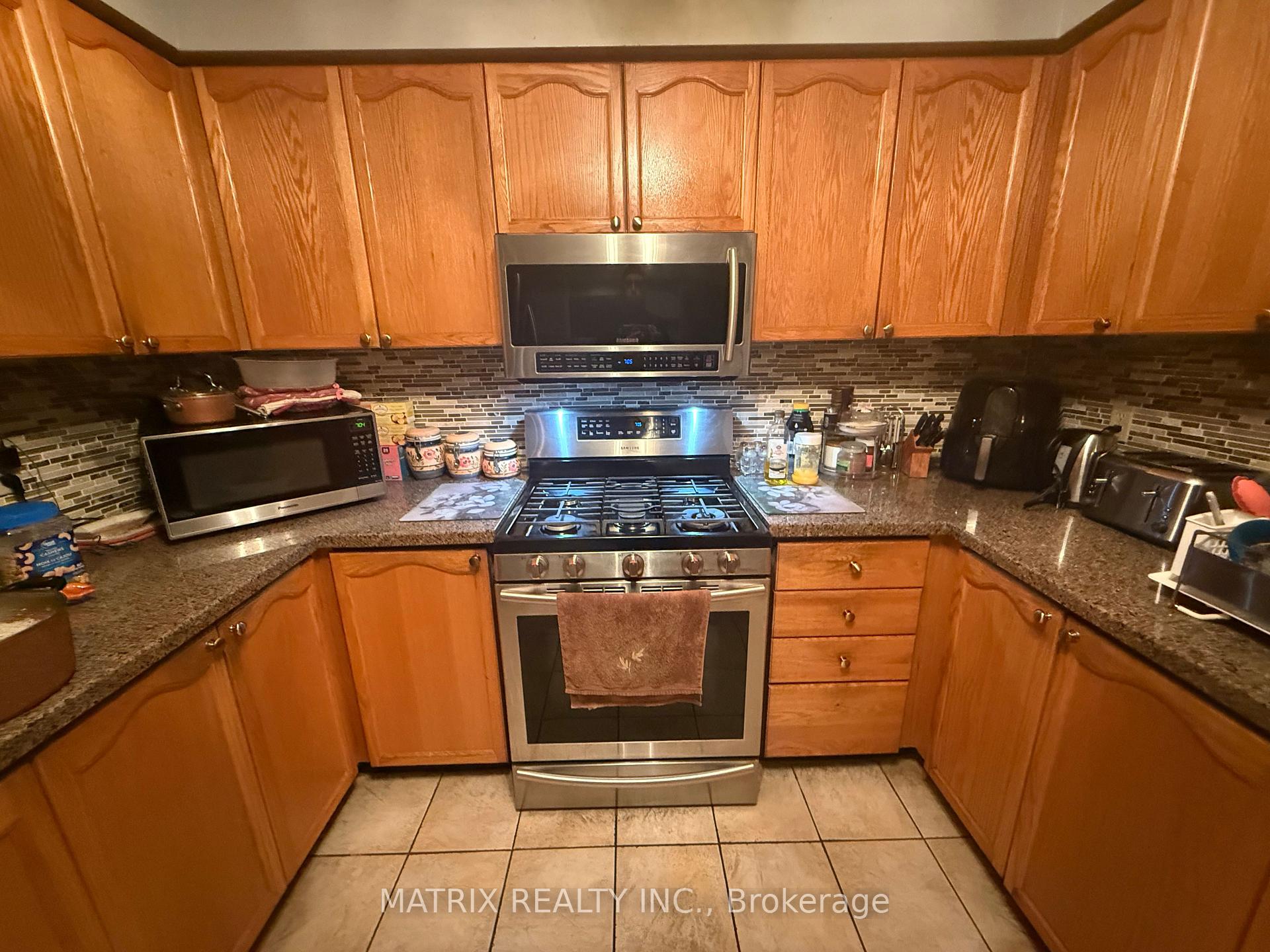 Photo 15 of Unit B, 1602 Middleton Street, Pickering, Brock Ridge — HOMEH