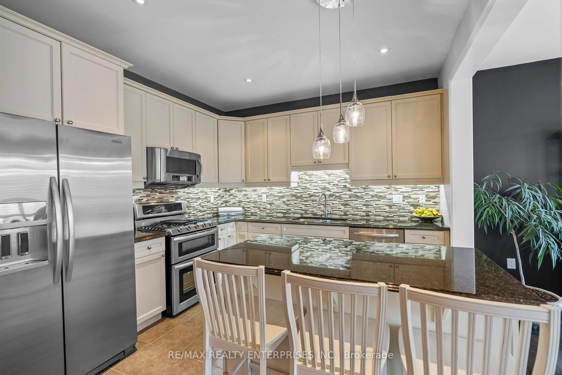 Photo 4 of 1005 Tock Close, Milton, Willmott — HOMEH