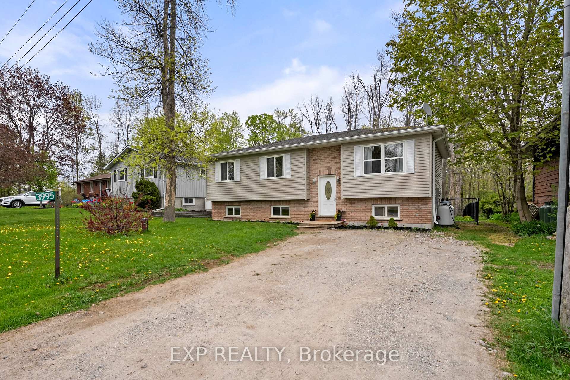 Photo 3 of 3995 Woodland Drive, Ramara, Rural Ramara — HOMEH