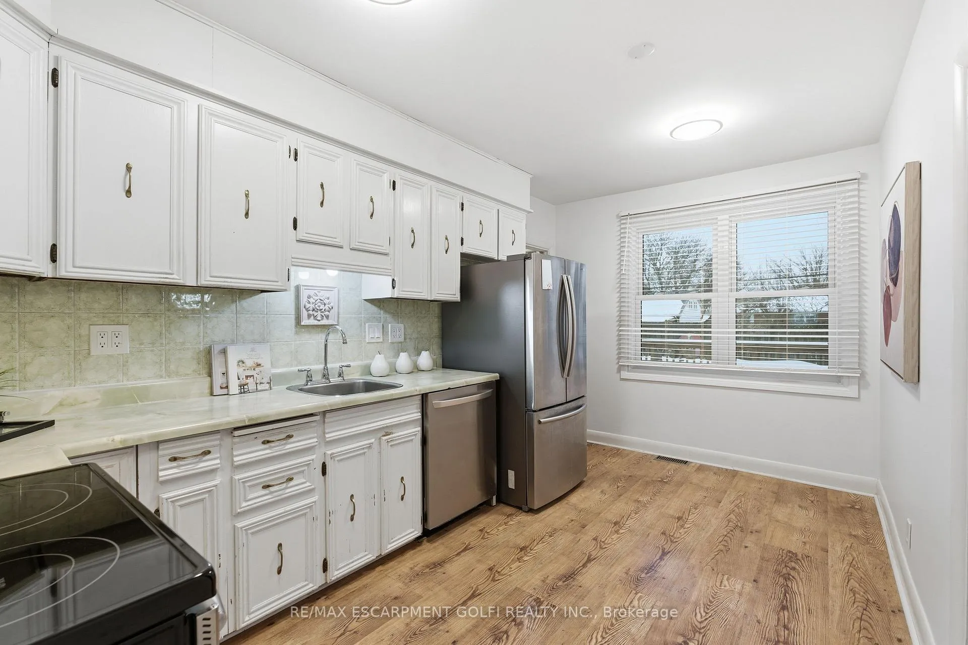 Photo 11 of 149 West 28th Street, Hamilton, Westcliffe — HOMEH