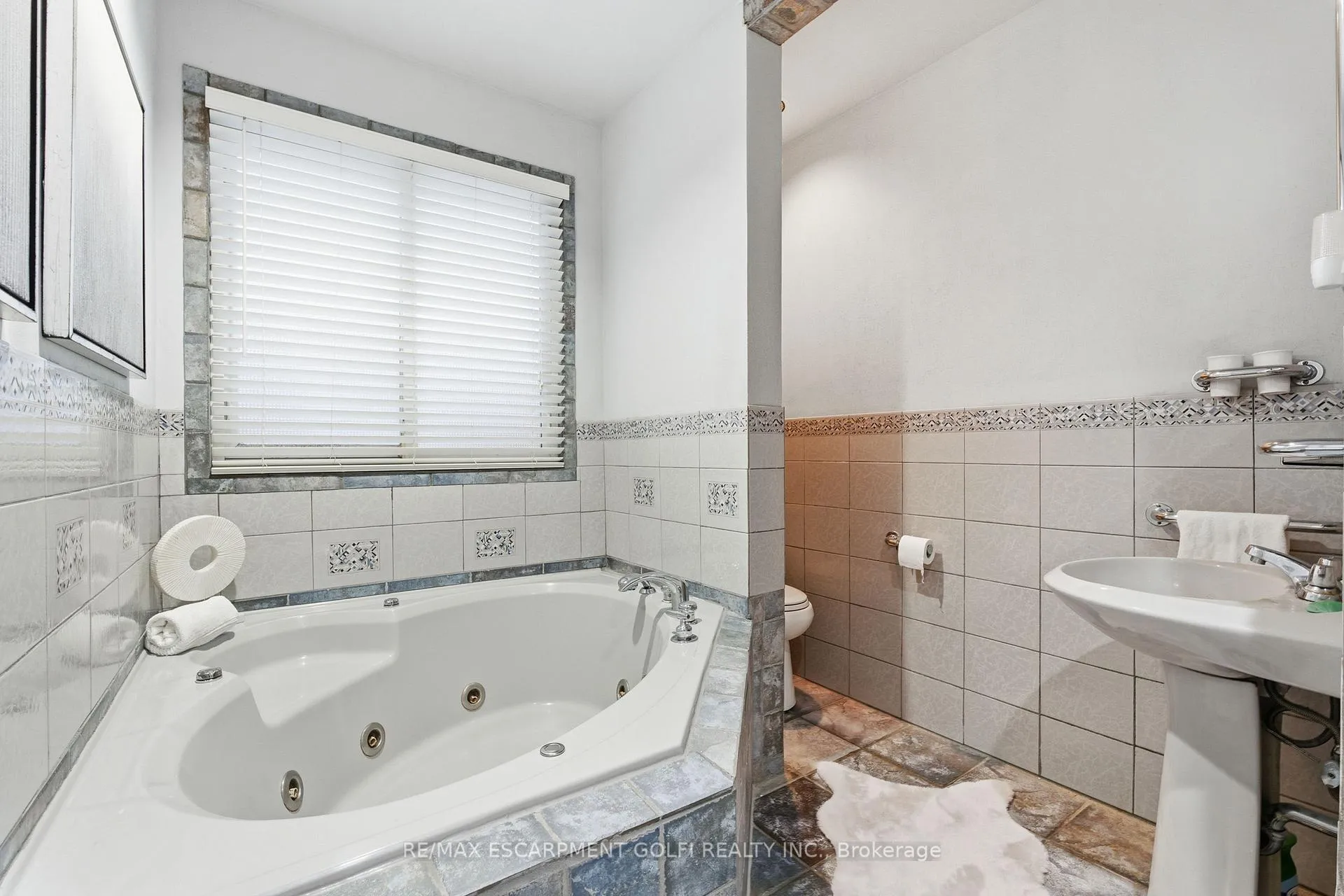 Photo 13 of 149 West 28th Street, Hamilton, Westcliffe — HOMEH