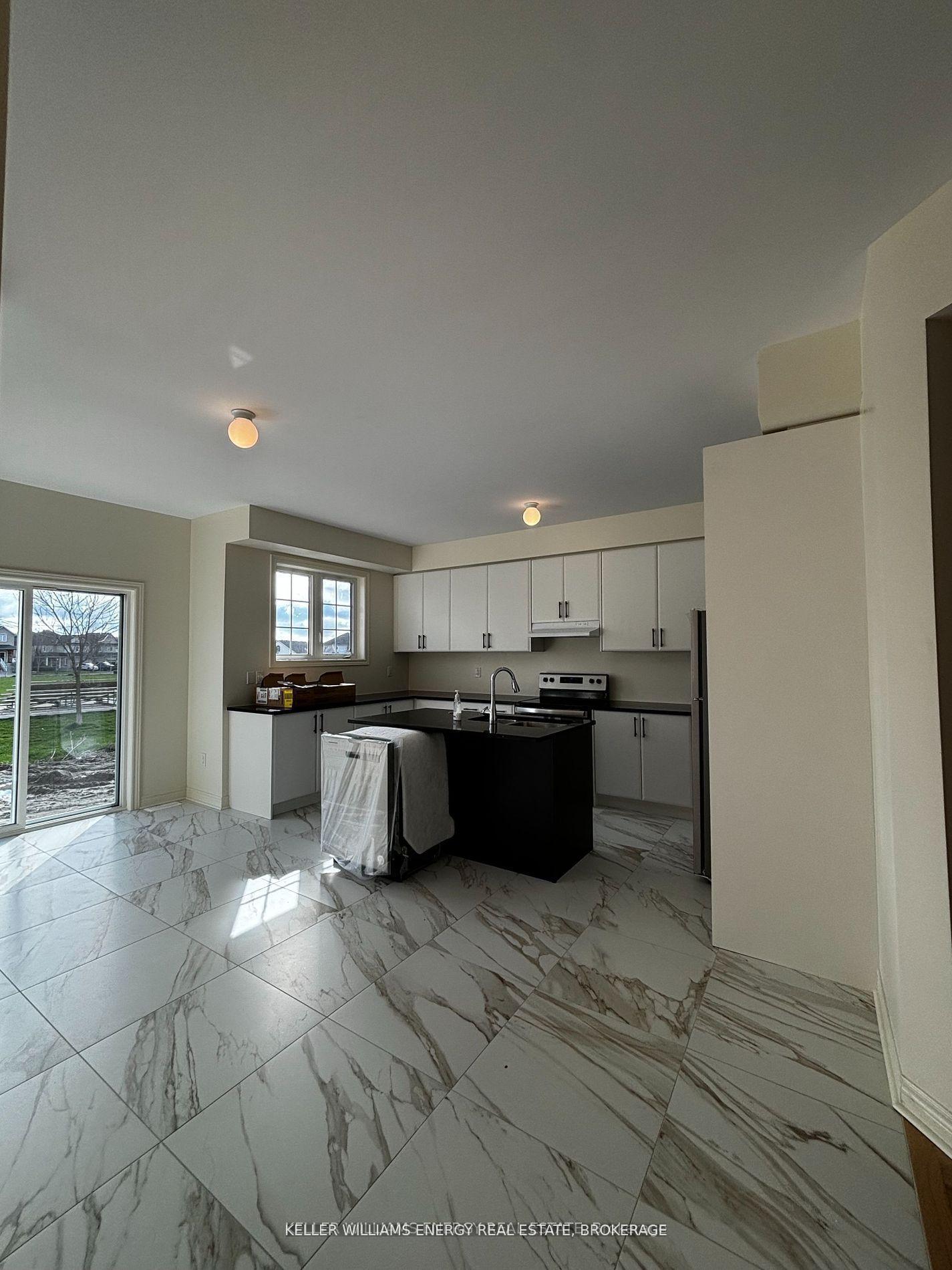Photo 2 of 1189 Drinkle Crescent, Oshawa, Eastdale — HOMEH