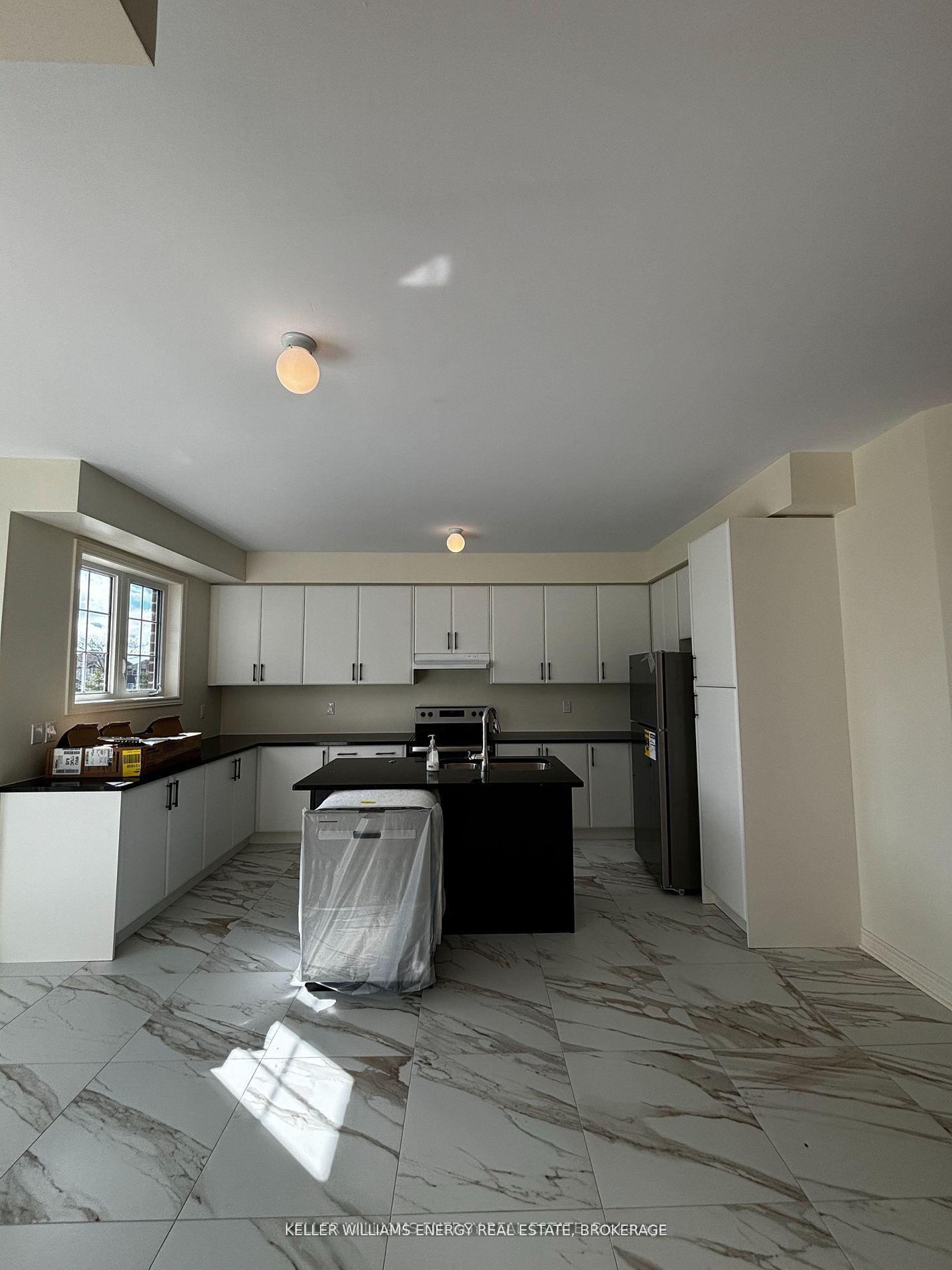 Photo 3 of 1189 Drinkle Crescent, Oshawa, Eastdale — HOMEH