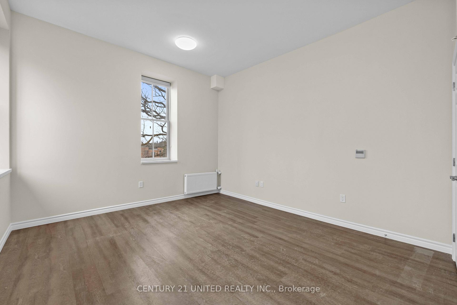 Photo 8 of Unit C309, 1545 Monaghan Road, Peterborough, Town Ward 3 — HOMEH