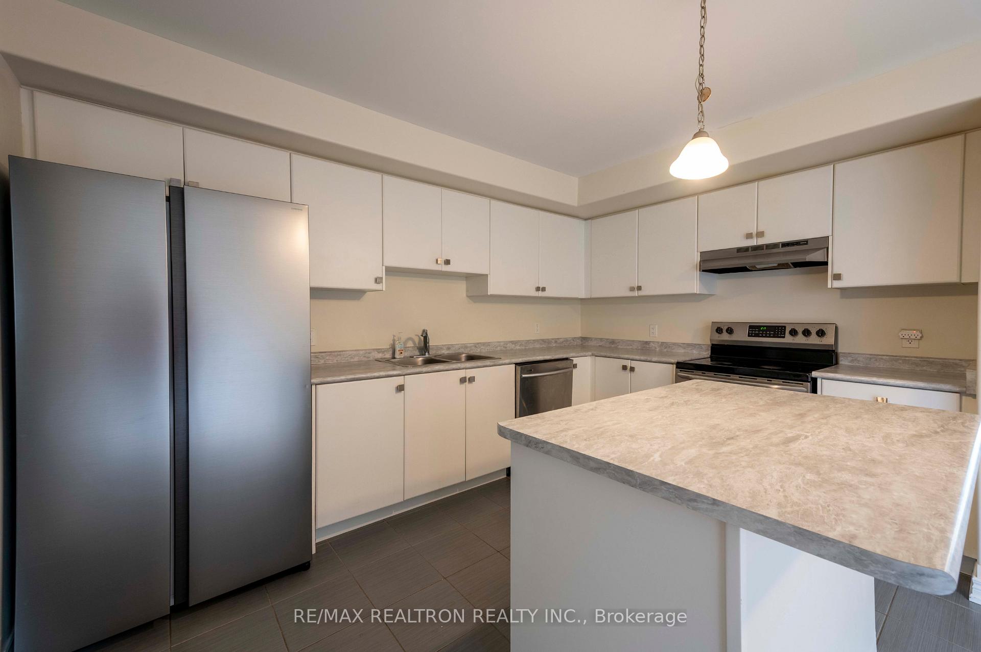 Photo 6 of 881 Broadway Boulevard, Peterborough, Northcrest Ward 5 — HOMEH