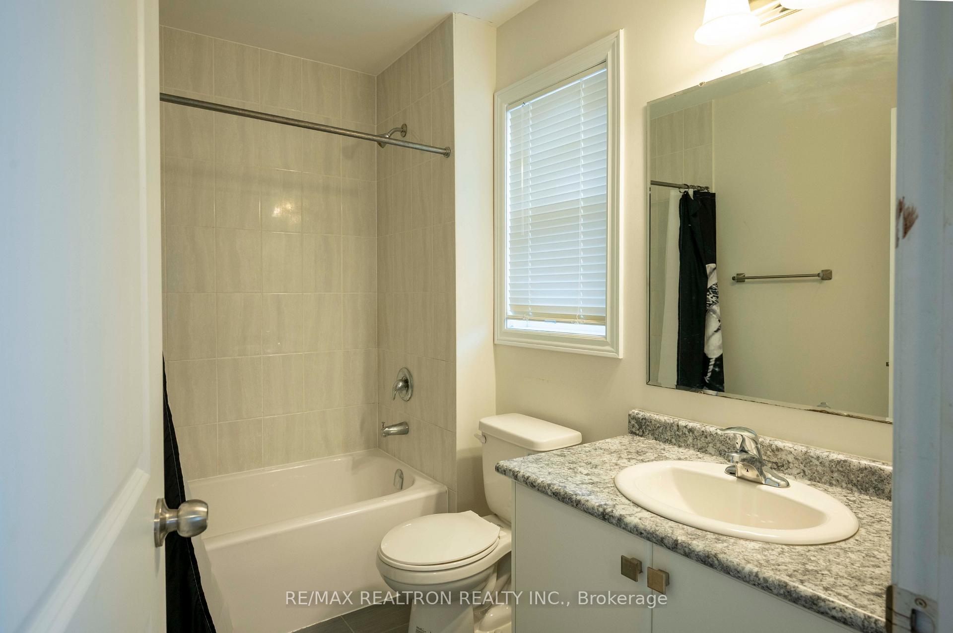 Photo 11 of 881 Broadway Boulevard, Peterborough, Northcrest Ward 5 — HOMEH