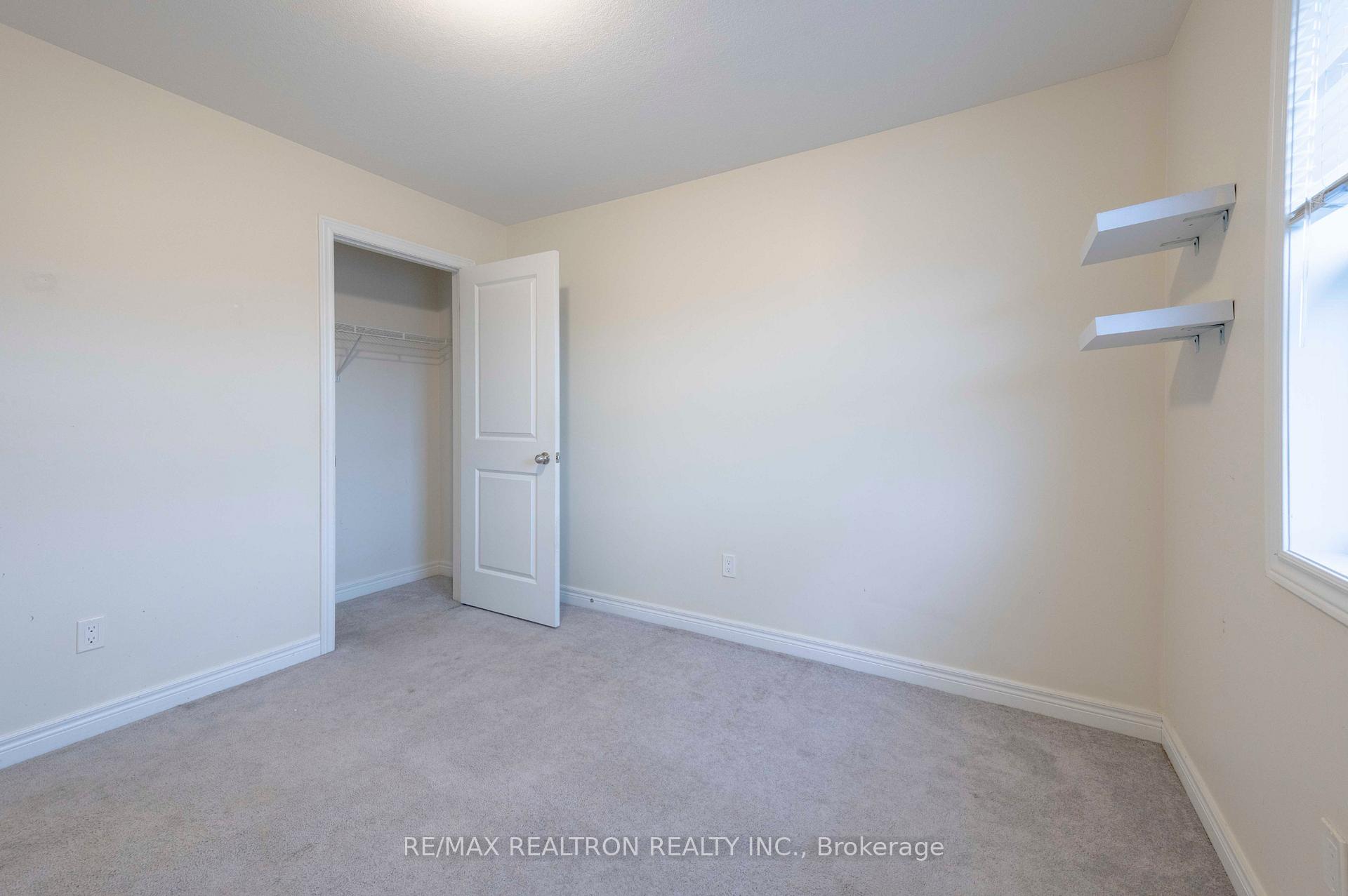 Photo 13 of 881 Broadway Boulevard, Peterborough, Northcrest Ward 5 — HOMEH