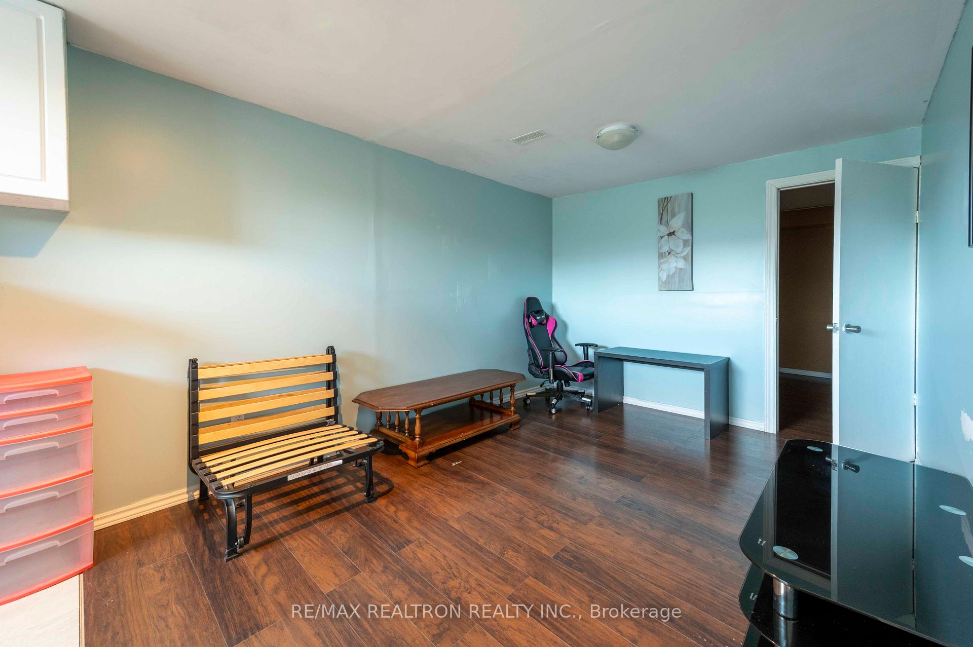 Photo 19 of 881 Broadway Boulevard, Peterborough, Northcrest Ward 5 — HOMEH