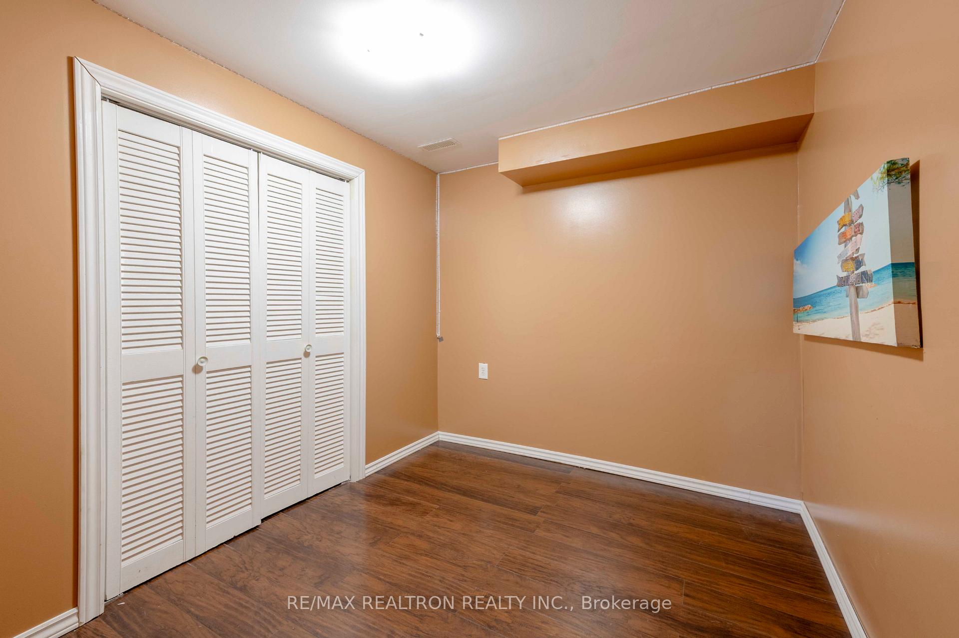 Photo 20 of 881 Broadway Boulevard, Peterborough, Northcrest Ward 5 — HOMEH