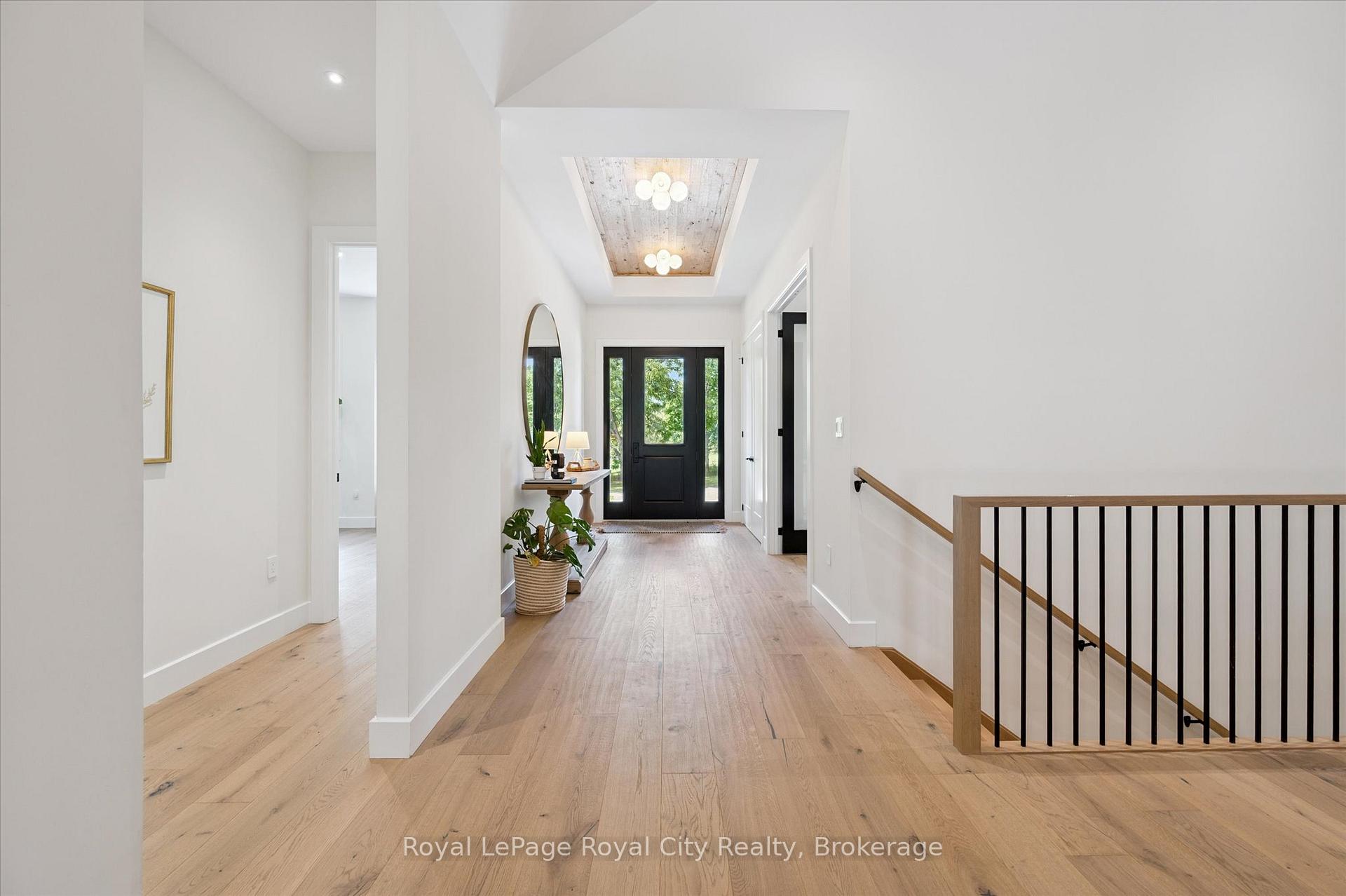 Photo 7 of 15 Farnham Road, Puslinch, Rural Puslinch East — HOMEH