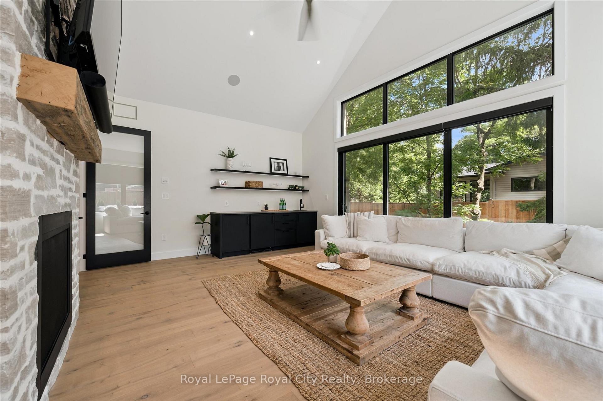 Photo 13 of 15 Farnham Road, Puslinch, Rural Puslinch East — HOMEH