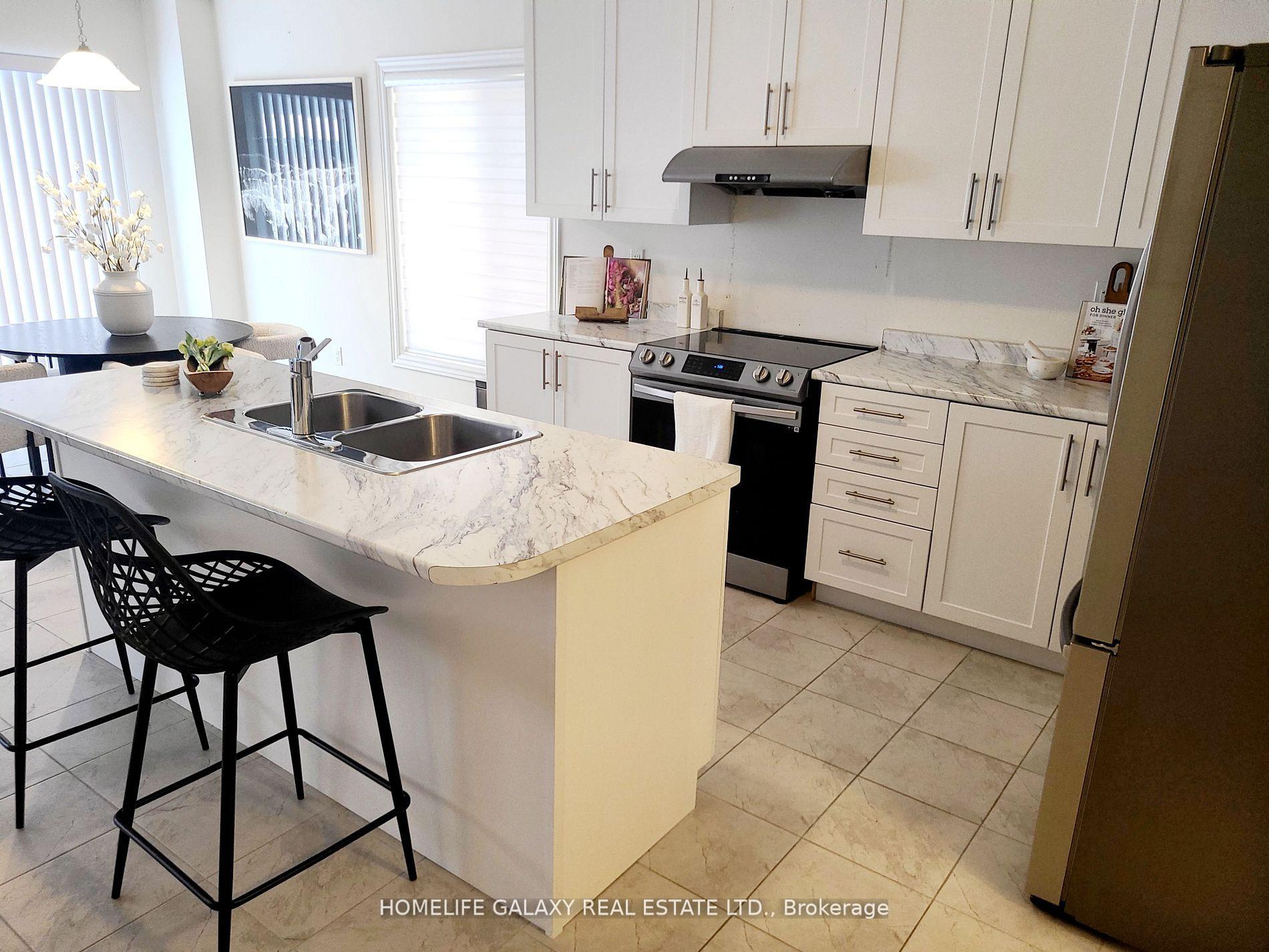 Photo 10 of 1777 Douglas Langtree Drive, Oshawa, Taunton — HOMEH