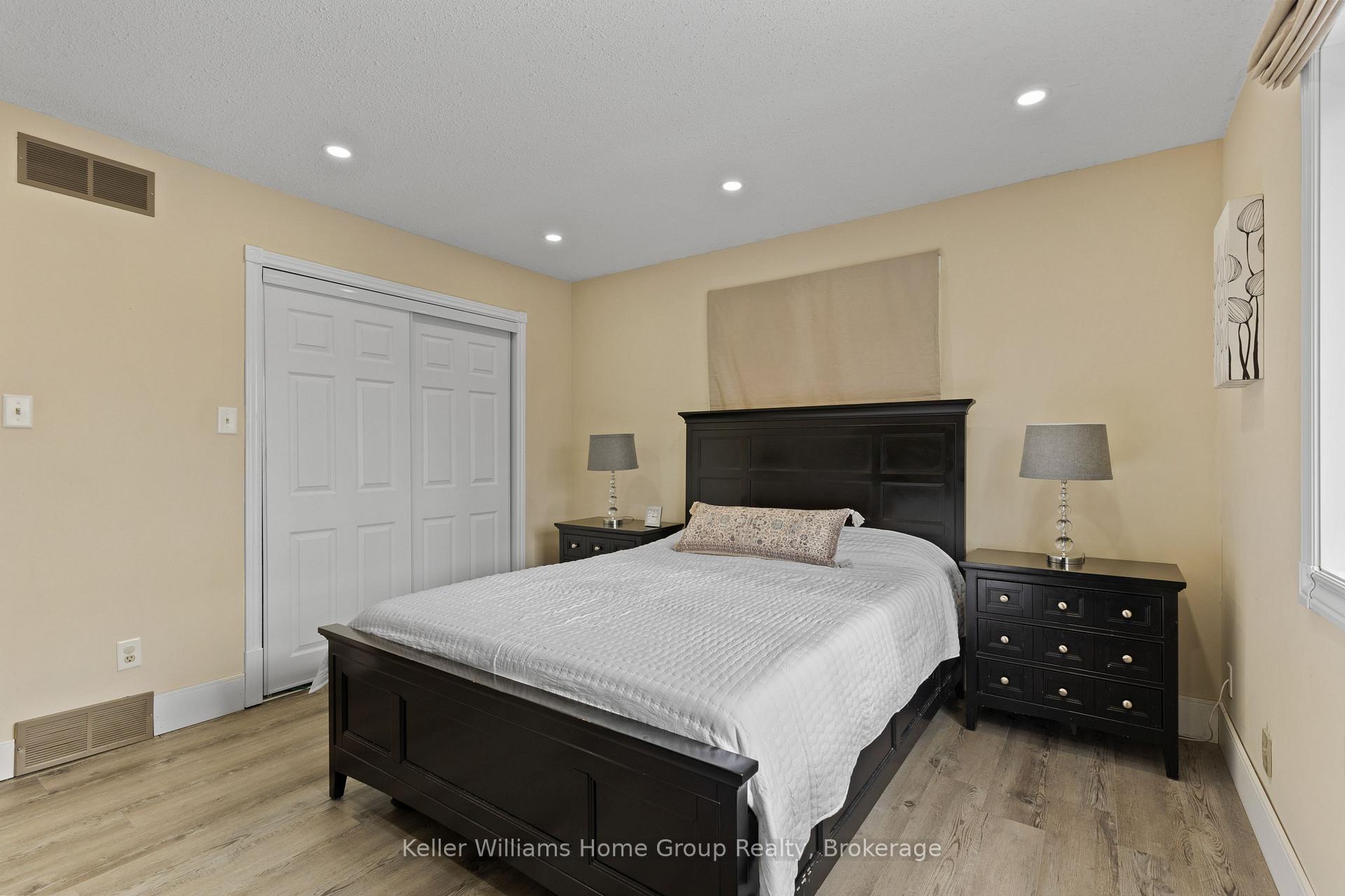 Photo 23 of 11 Brock Road S, Puslinch, Aberfoyle — HOMEH