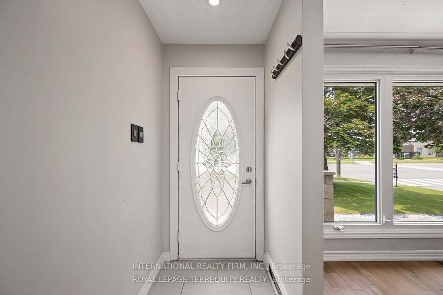 Photo 3 of 575 Stevenson Road N, Oshawa, McLaughlin — HOMEH