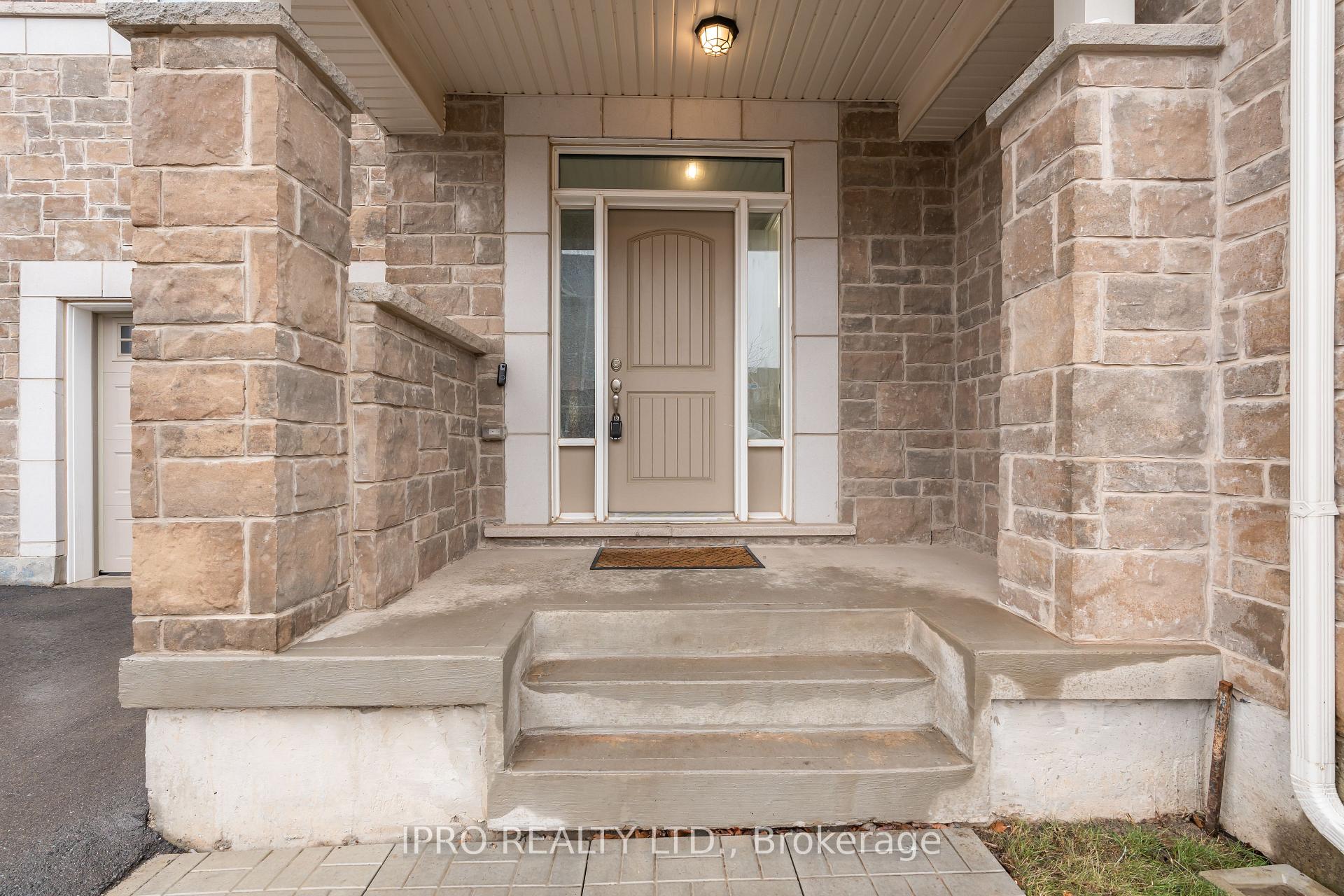 Photo 3 of 1256 Hazel Way, Milton, Cobban — HOMEH