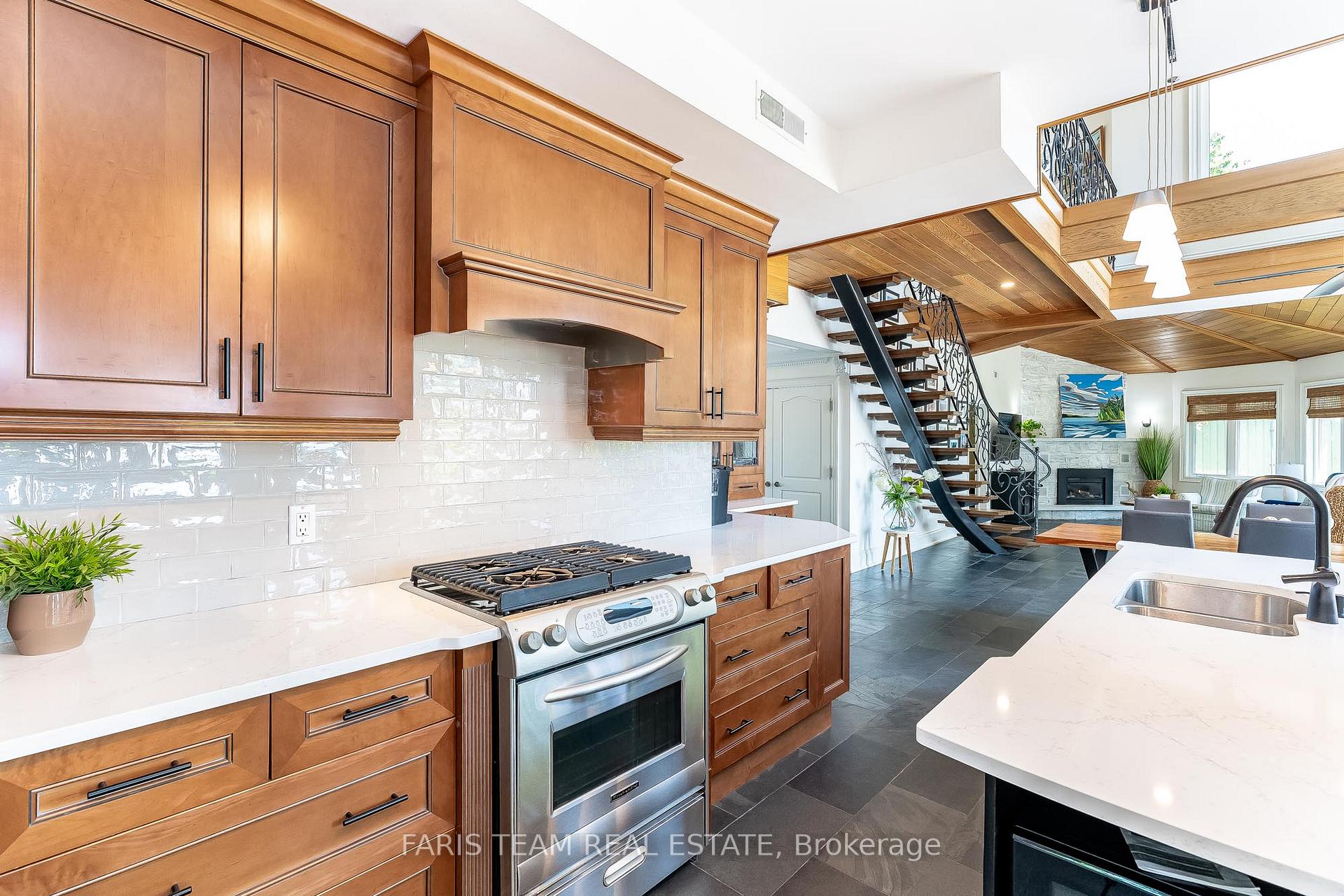 Photo 9 of 5227 Prospect Avenue, Ramara, Rural Ramara — HOMEH