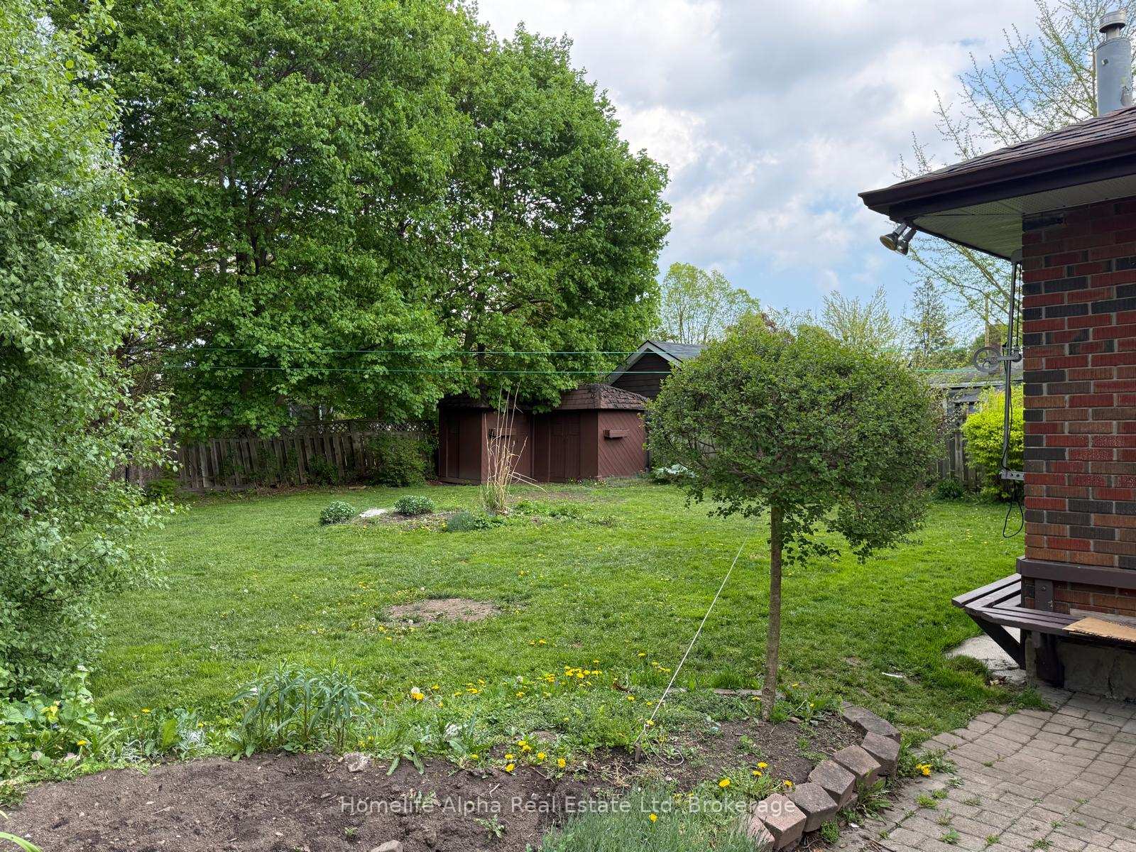 Photo 4 of 900 Barnardo Avenue, Peterborough, Northcrest Ward 5 — HOMEH