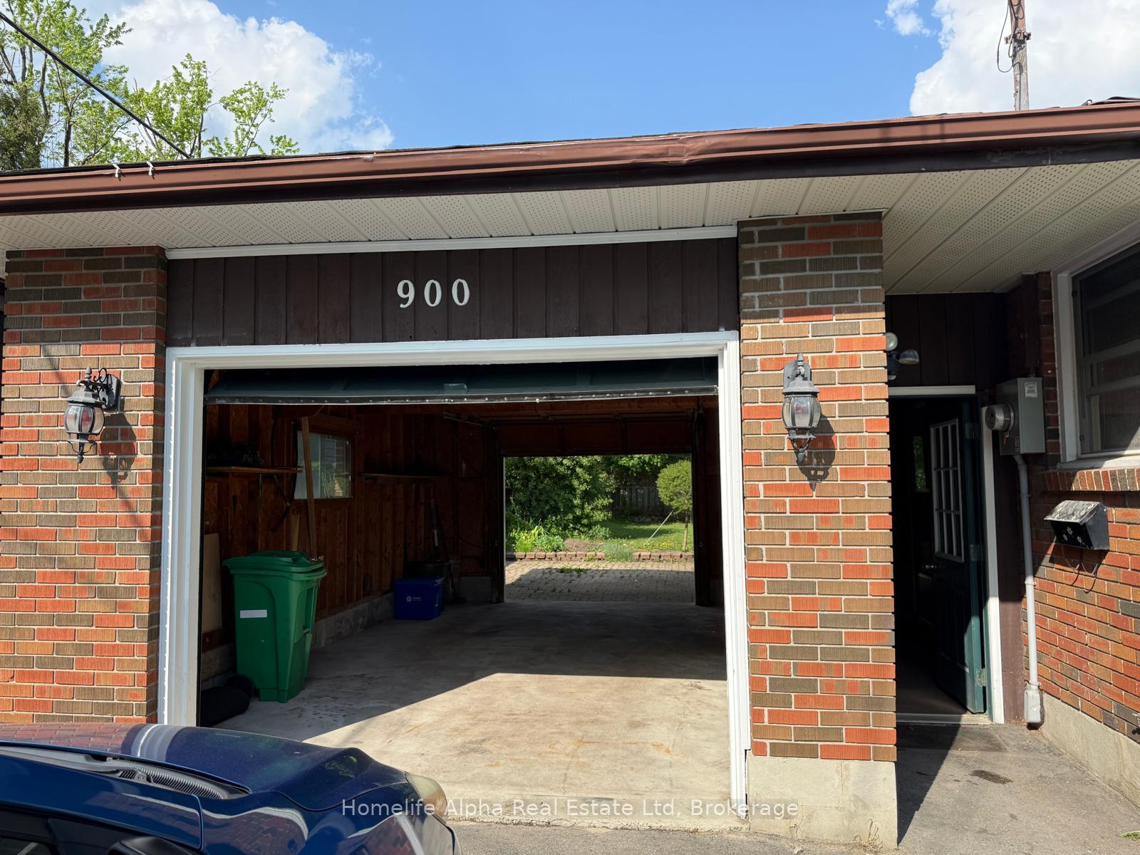 Photo 5 of 900 Barnardo Avenue, Peterborough, Northcrest Ward 5 — HOMEH