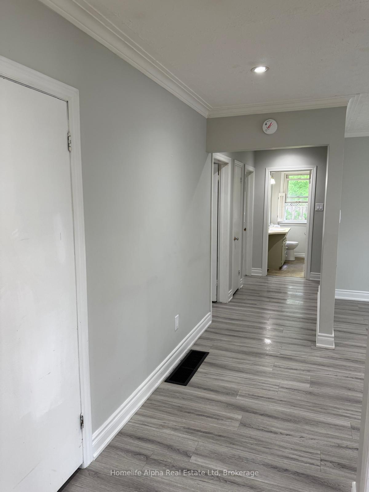 Photo 6 of 900 Barnardo Avenue, Peterborough, Northcrest Ward 5 — HOMEH