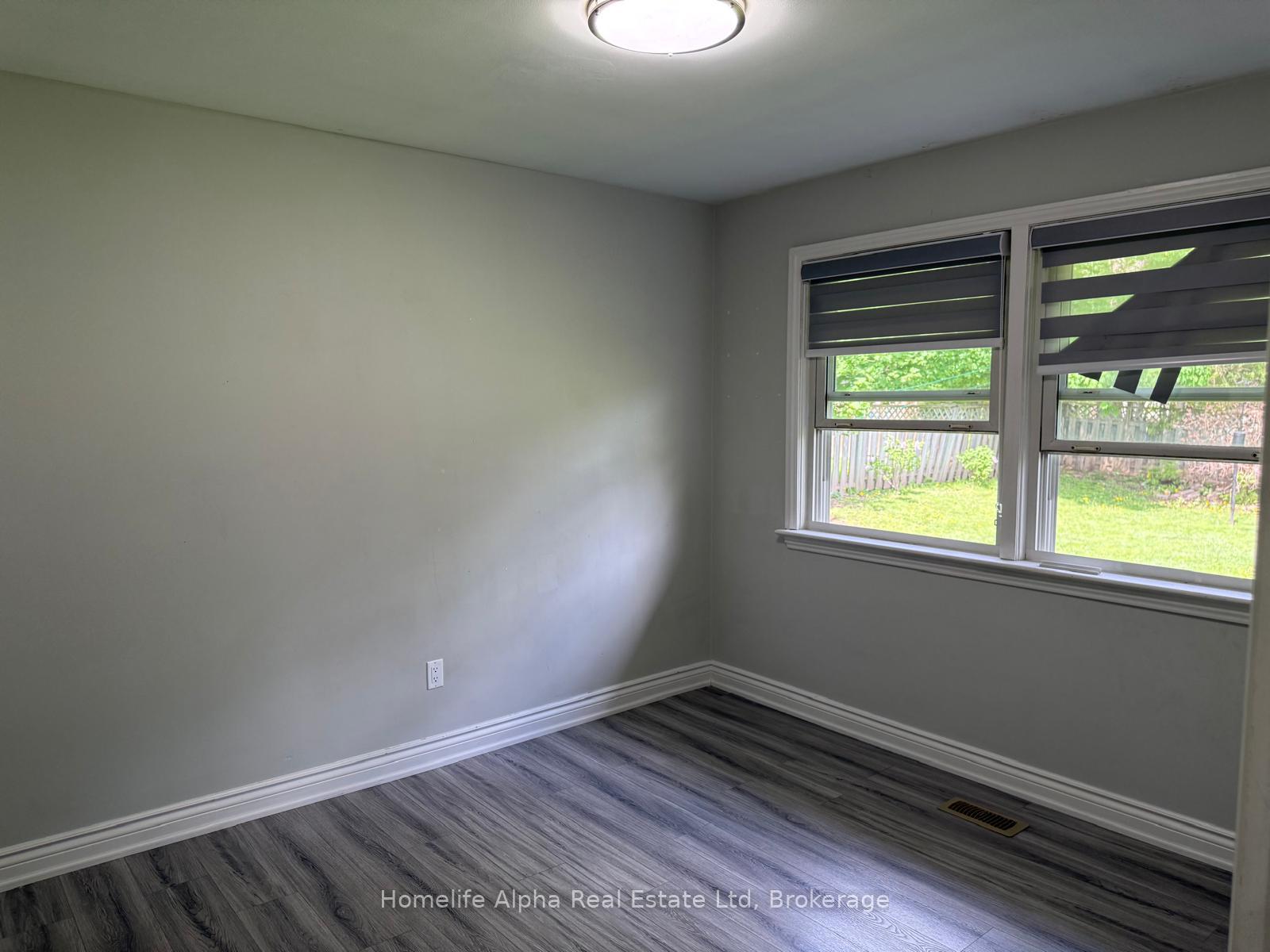 Photo 10 of 900 Barnardo Avenue, Peterborough, Northcrest Ward 5 — HOMEH