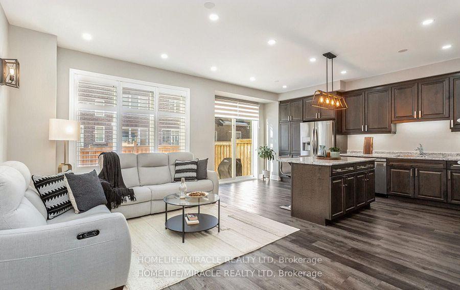 Photo 8 of 1256 Redbud Gardens, Milton, Cobban — HOMEH