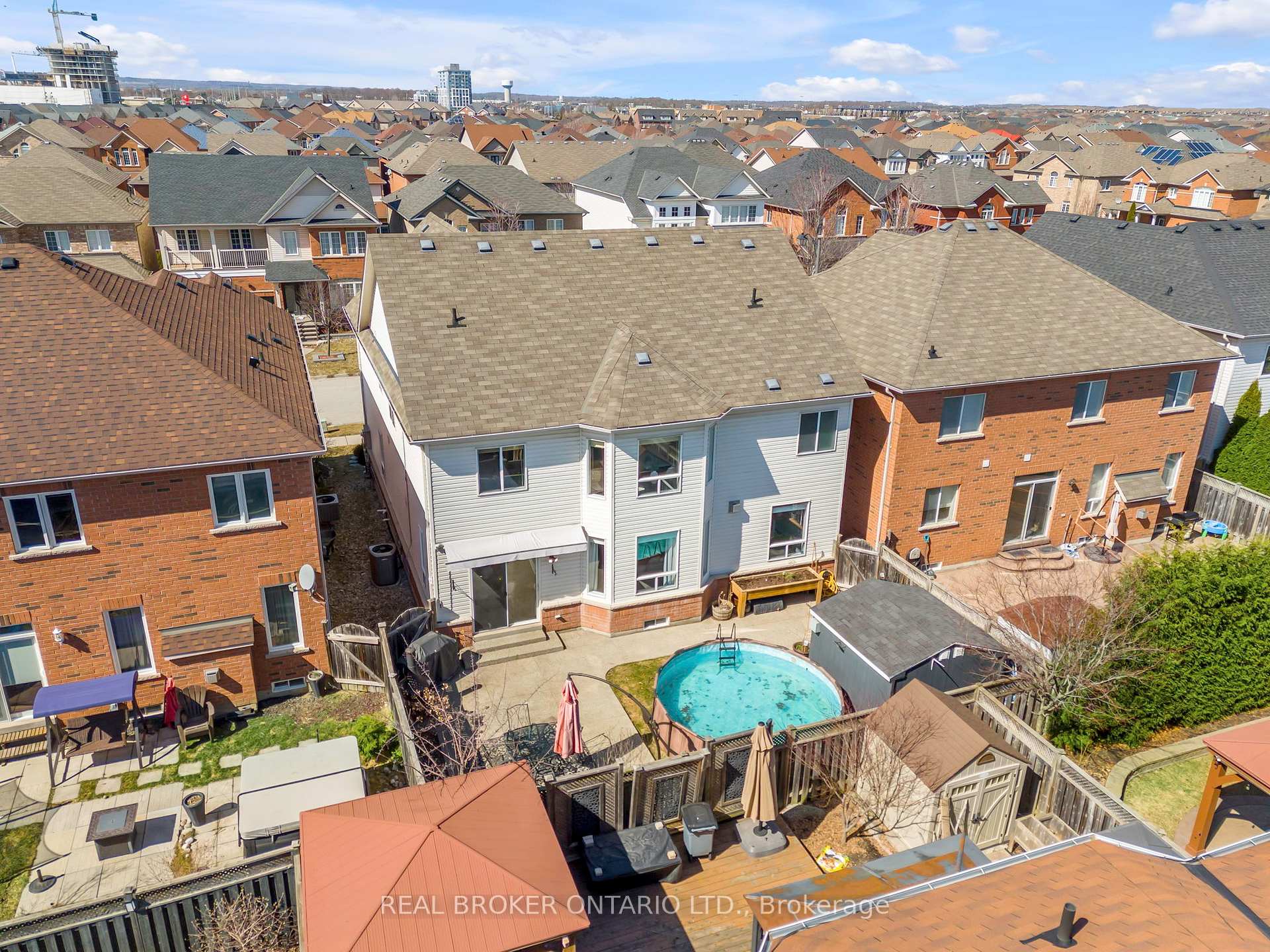 Photo 3 of 1036 Hemstreet Crescent, Milton, Clarke — HOMEH