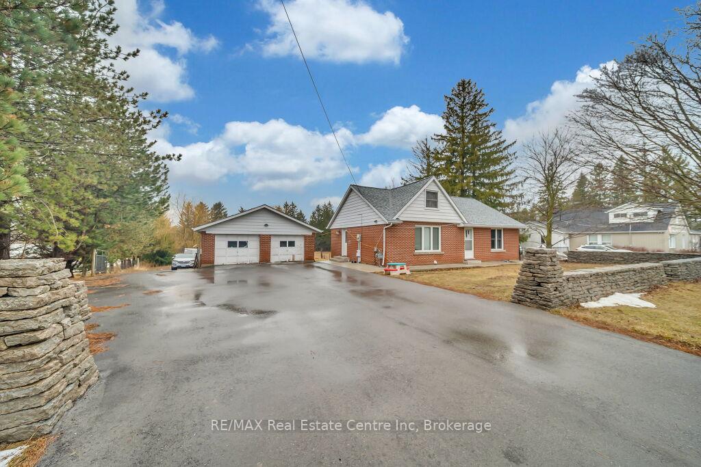 Photo 2 of 26 Brock Road N, Puslinch, Aberfoyle — HOMEH