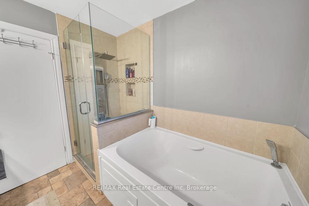 Photo 12 of 26 Brock Road N, Puslinch, Aberfoyle — HOMEH