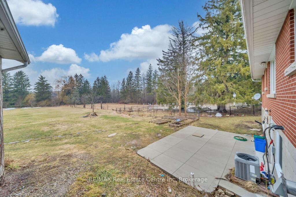 Photo 19 of 26 Brock Road N, Puslinch, Aberfoyle — HOMEH