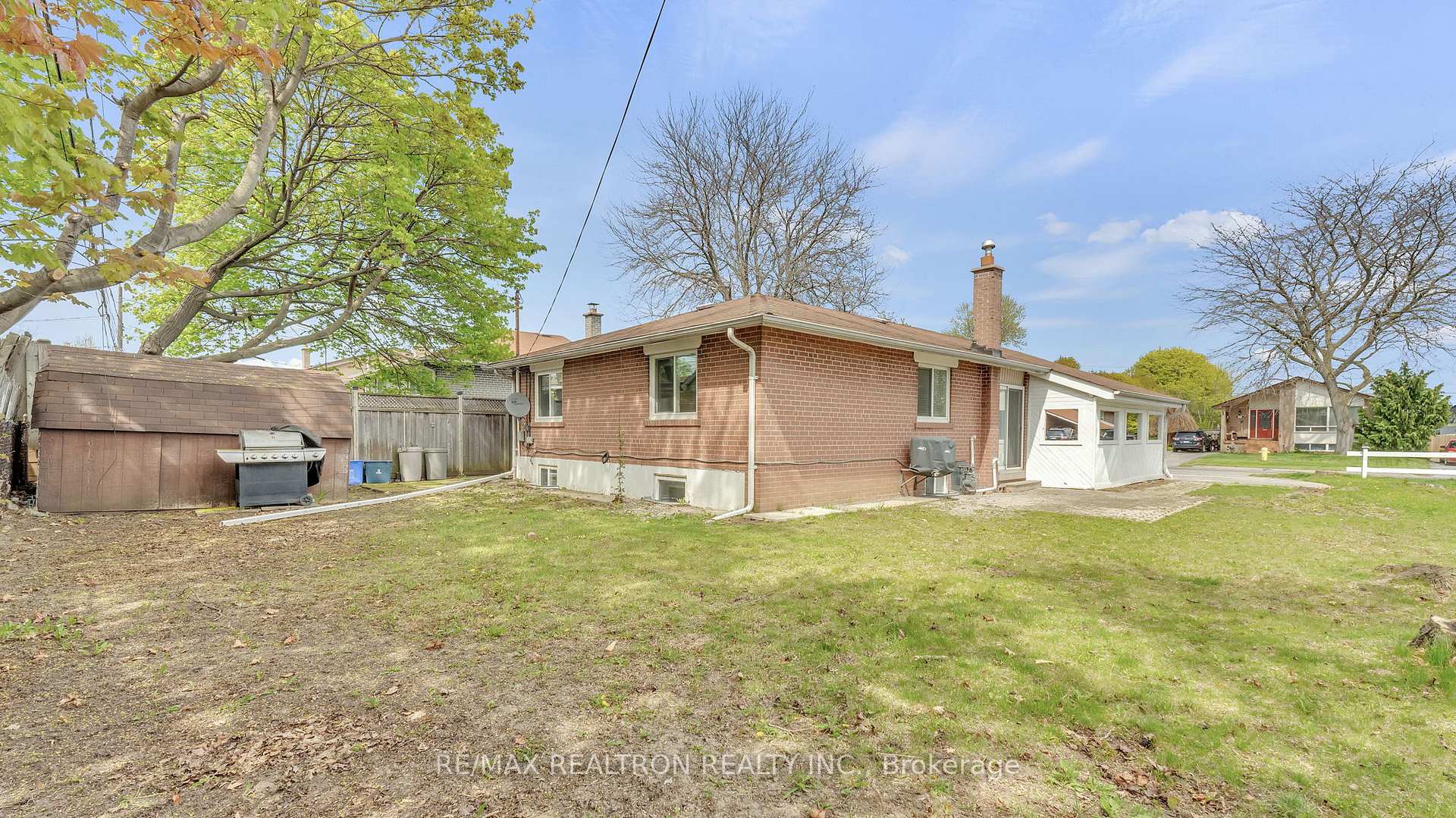 Photo 5 of Unit Main, 898 Modlin Road, Pickering, Bay Ridges — HOMEH