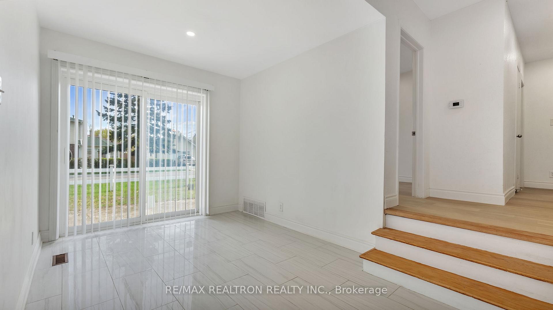 Photo 12 of Unit Main, 898 Modlin Road, Pickering, Bay Ridges — HOMEH